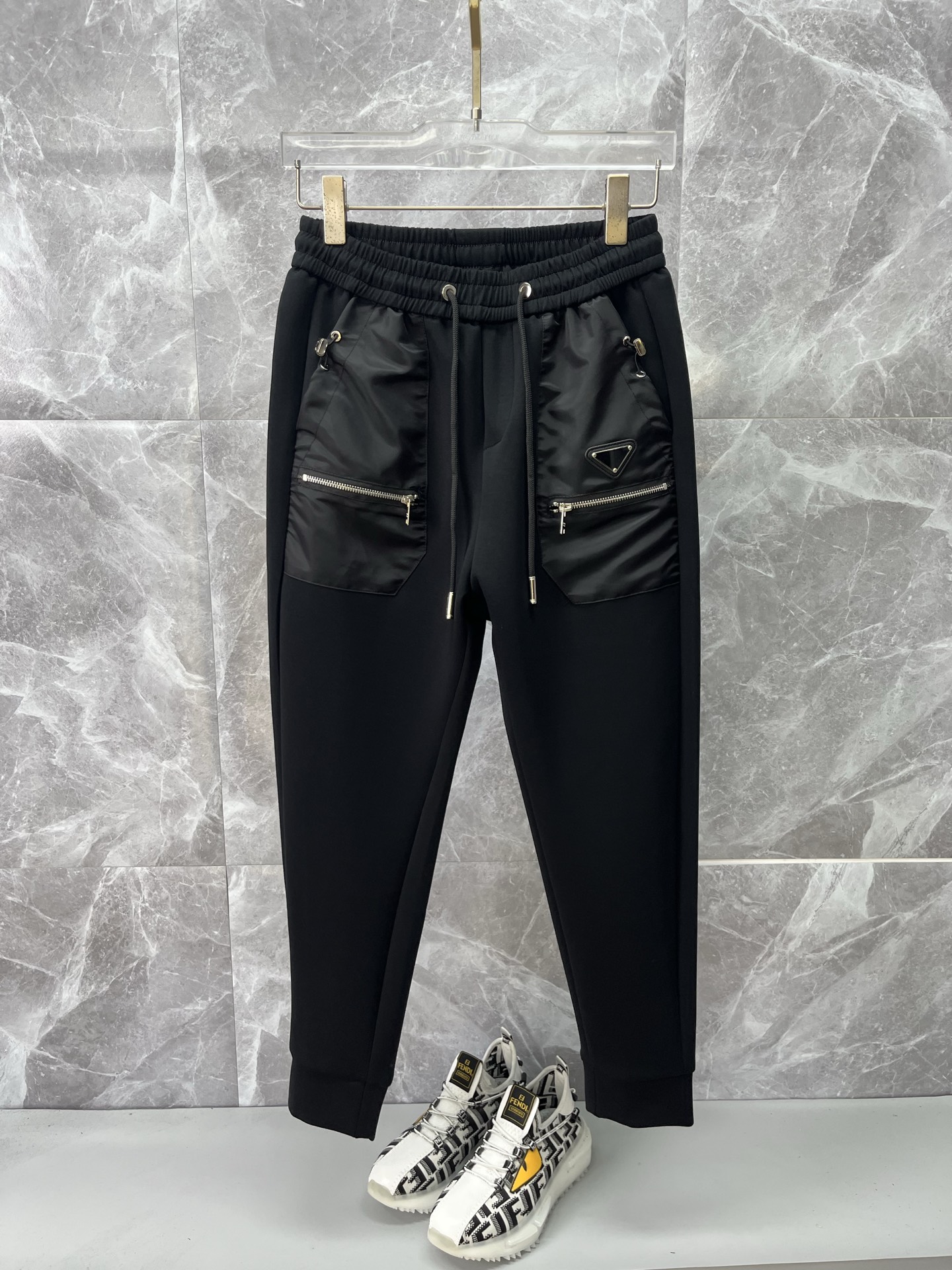 P165 PRADA Nuevos pantalones casuales para otoño e invierno, tejidos personalizados de alta calidad, cómodos, suaves y …