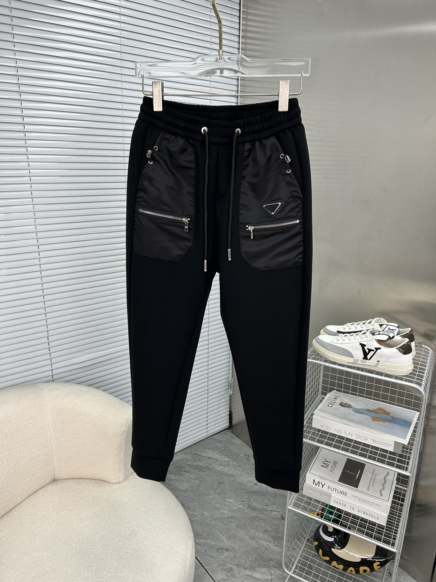 P165 PRADA Se acercan nuevos estilos. Nuevos pantalones casuales de primavera, telas personalizadas de alta calidad, có…