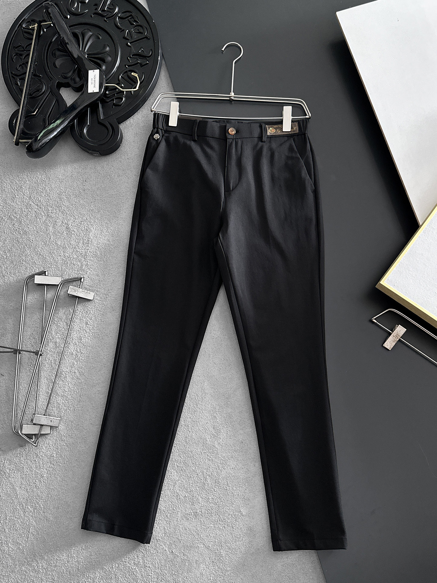NO:934668,LP Nuoyou Piana casual pants, trousers, new style, four seasons, special fabric for advanced custom trousers, customized original hardware, heavy craftsmanship, fine turning and routing, customized fabric, soft and comfortable, significant texture, exquisite accessories, great upper body effect, complete three standards, standard size 29-38, no 35 (shipped next day),, loro piana,19860909LP诺悠翩雅 休闲裤 西裤 新款 四季款 高级定制裤子专用面料 定制原版五金 重工工艺打造 车工走线精细 定制面料 柔软舒适 质感显著 辅料精美 上身效果超赞 三标齐全 标准尺码29-38,无35（隔天出货）,,loro piana,,Men's clothing