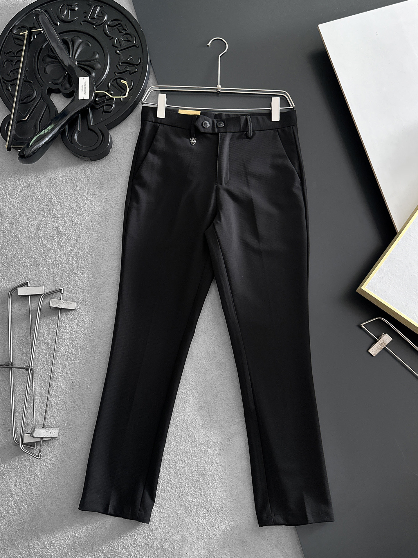 NO:934679,BURBERRY casual pants, trousers, new style, four seasons, special fabric for advanced custom pants, customized original hardware, heavy craftsmanship, fine lathe wiring, customized fabric, soft and comfortable, significant texture, exquisite accessories, great upper body effect, complete three standards, standard size 29-38, no 35 (shipped next day),, burberry, burberry,19860909BURBERRY巴宝莉 休闲裤 西裤 新款 四季款 高级定制裤子专用面料 定制原版五金 重工工艺打造 车工走线精细 定制面料 柔软舒适 质感显著 辅料精美 上身效果超赞 三标齐全 标准尺码29-38,无35（隔天出货）,,burberry,burberry,,Men's clothing