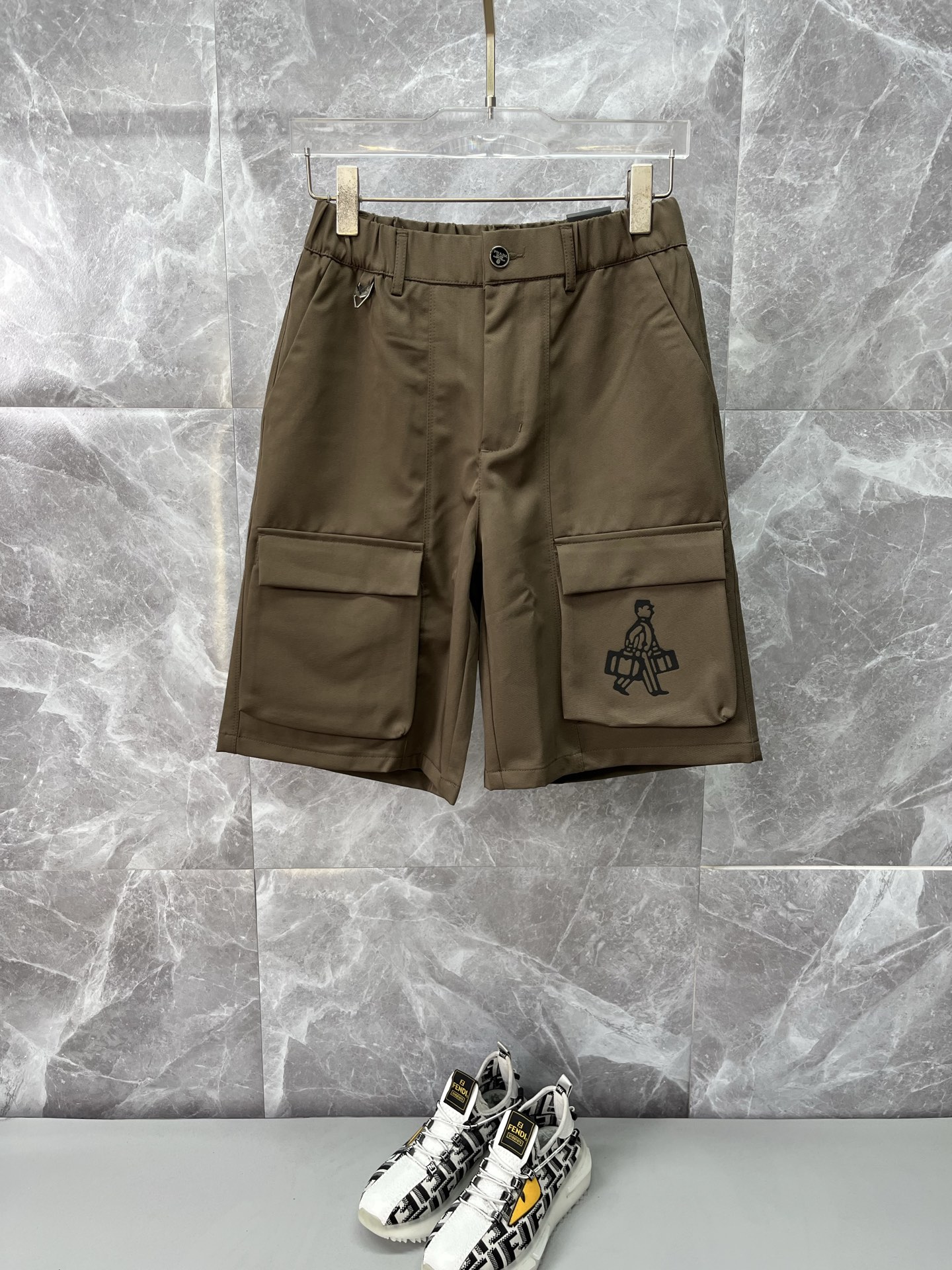 NO:839029,PRADA 26ss new summer men's casual work shorts, American retro [complete with three standards] advanced customized summer special technology quick-drying breathable fabric, high breathability and comfort, impeccable details, customized development of accessories, what you see is what you get, reflecting high quality. It feels delicate and soft!  Three-dimensional cutting, simple and fashionable, and the upper body shape is awesome!  Size M-3XL (shipped next day),, prada, prada, shorts,19860909PRADA普拉达 26ss夏季新款男士休闲工装短裤 美式复古【三标齐全】高级定制夏季专用科技速干透气面料 透气舒适度高,细节无可挑剔,辅料定制开发,所见即所得,体现高品质.手感细腻柔软！立体裁剪,简单时尚,上身版型超赞！码数M-3XL（隔天出货）,,prada,prada,shorts,,Men's clothing