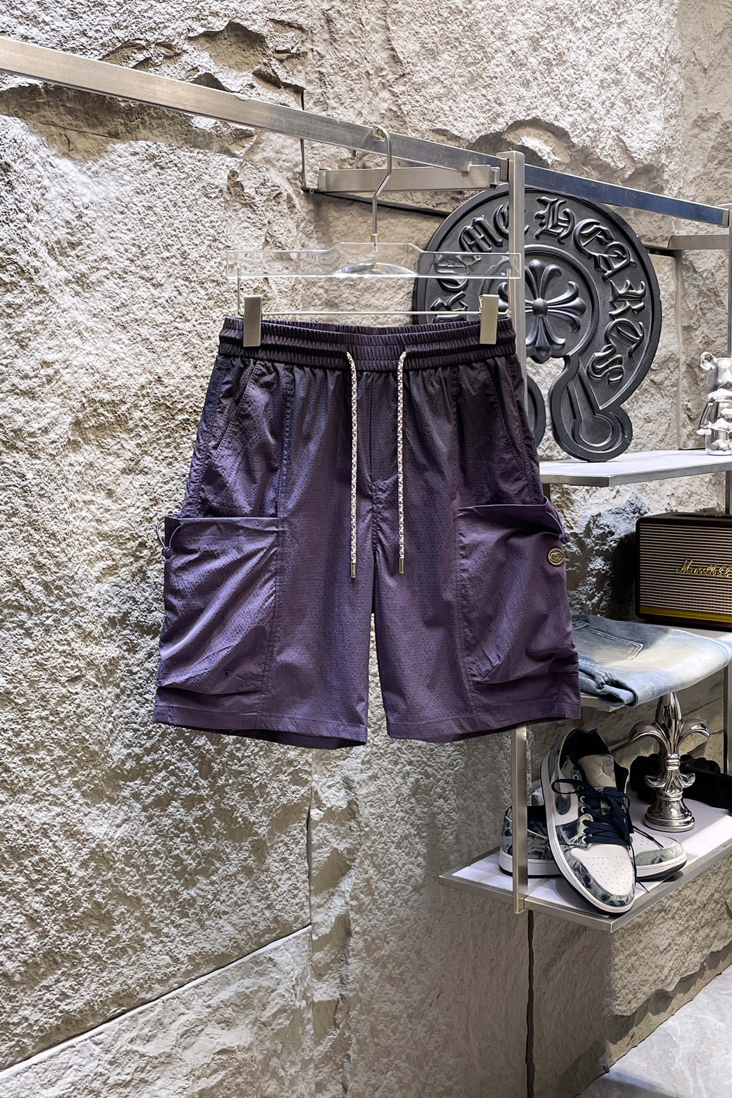 NO:871632,GUCCI Gucci 26ss new summer men's casual work shorts, American retro [complete with three standards] advanced customized summer special technology quick-drying breathable fabric, high breathability and comfort, impeccable details, customized development of accessories, what you see is what you get, reflecting high quality. It feels delicate and soft!  Three-dimensional cutting, simple and fashionable, and the upper body shape is awesome!  Size M-4XL (shipped next day),,gucci,shorts,19860909GUCCI古奇 26ss夏季新款男士休闲工装短裤 美式复古【三标齐全】高级定制夏季专用科技速干透气面料 透气舒适度高,细节无可挑剔,辅料定制开发,所见即所得,体现高品质.手感细腻柔软！立体裁剪,简单时尚,上身版型超赞！码数M-4XL（隔天出货）,,gucci,shorts,,Men's clothing