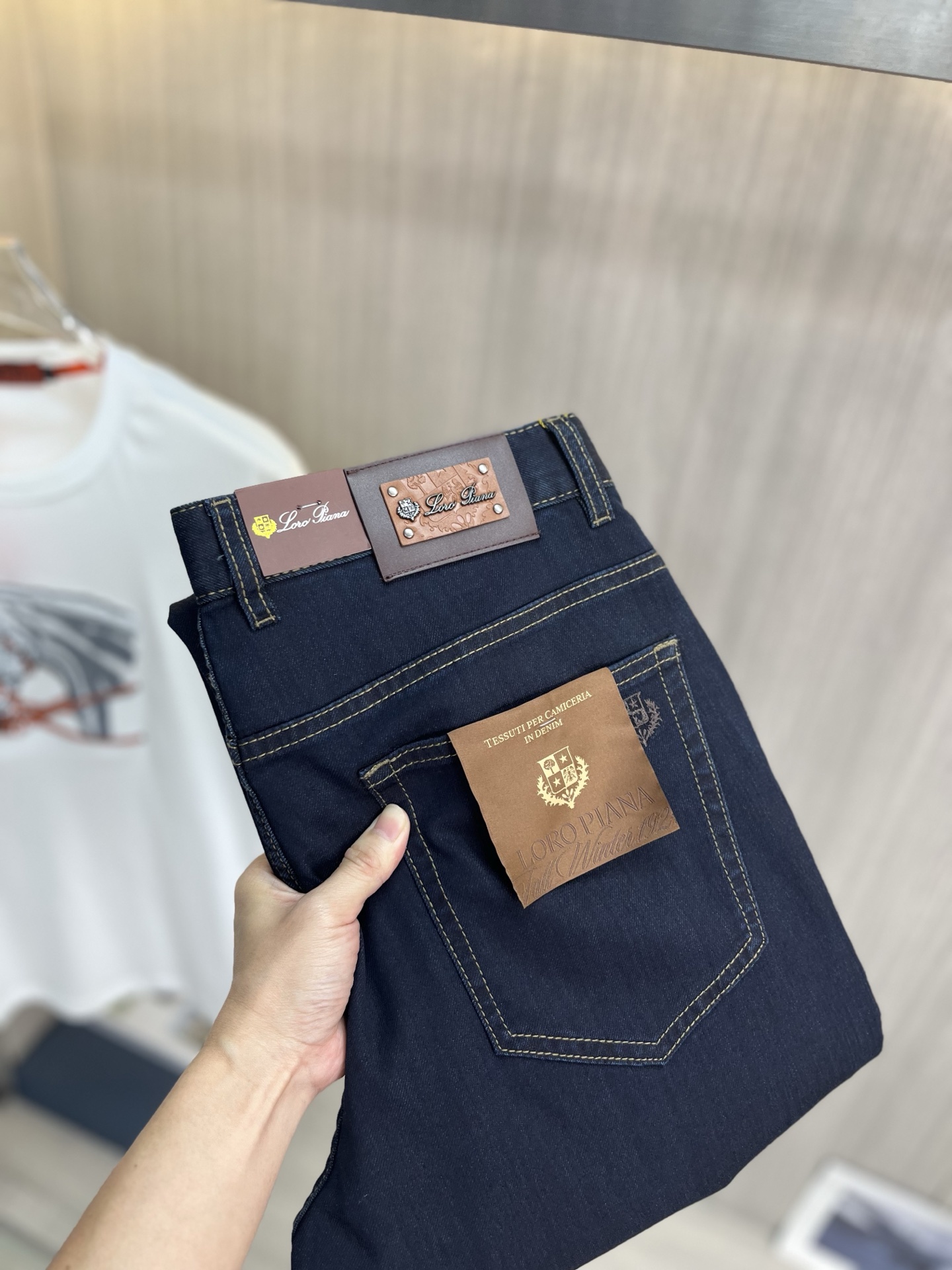 NO:839074,LP Nuoyou Piana high-end small expensive jeans 2026ss new men's jeans trousers small straight leg micro-elastic slimming, perfect details, high-quality hardware and accessories, fine workmanship, complete three standards, code number 30-40,,loro piana,jeans,19860909LP诺悠翩雅 高端小贵牛仔裤 2026ss新款男士牛仔裤长裤 小直筒 微弹力显瘦修身,细节完美,五金辅料精选高等品质,做功精细,三标齐全 码数30-40,,loro piana,jeans,,Men's clothing