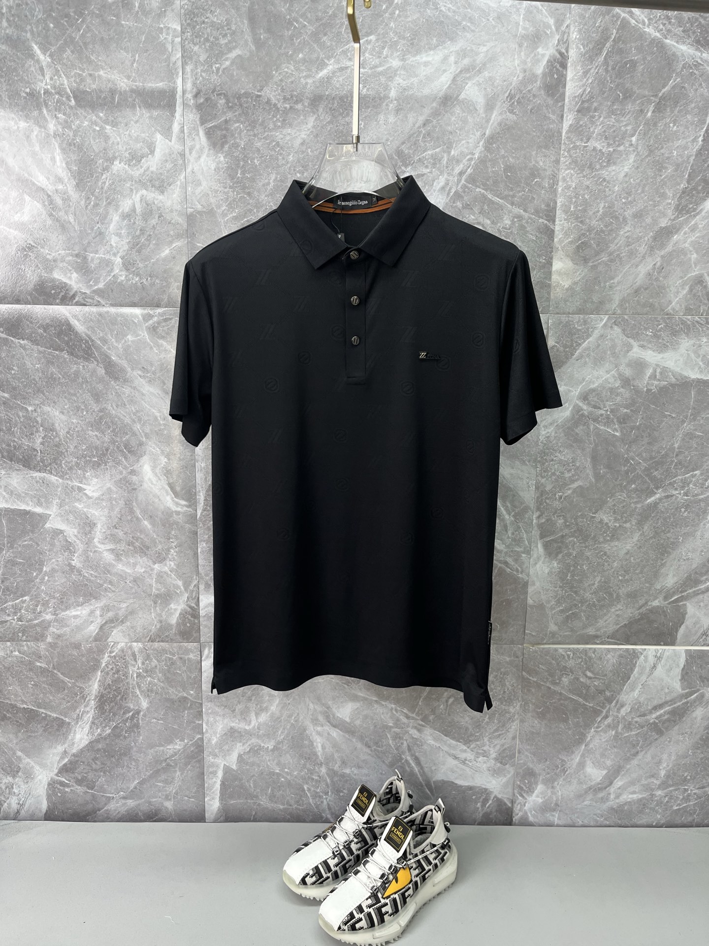 NO:839015,ZEGNA men's 2026 spring and summer new short-sleeved lapel polo shirt, men's elegant and stylish first choice in autumn and winter long-sleeved lapel, high-end simple series of polo shirts that can be worn all year round!  The upper body is crisp and stylish, and it doesn’t look out of place when worn alone!  Size M-3XL, next day shipping, zegna, T-shirt,19860909ZEGNA杰尼亚 男款2026春夏新款短袖翻领Polo衫,男人秋冬季优雅高大尚首选单品长袖翻领,可以穿一整年的polo衫高端简约系列 ！上身挺括有型,单穿内搭毫无违和感！码数Ｍ-3XL,隔天出货,,zegna,T-shirt,,Men's clothing