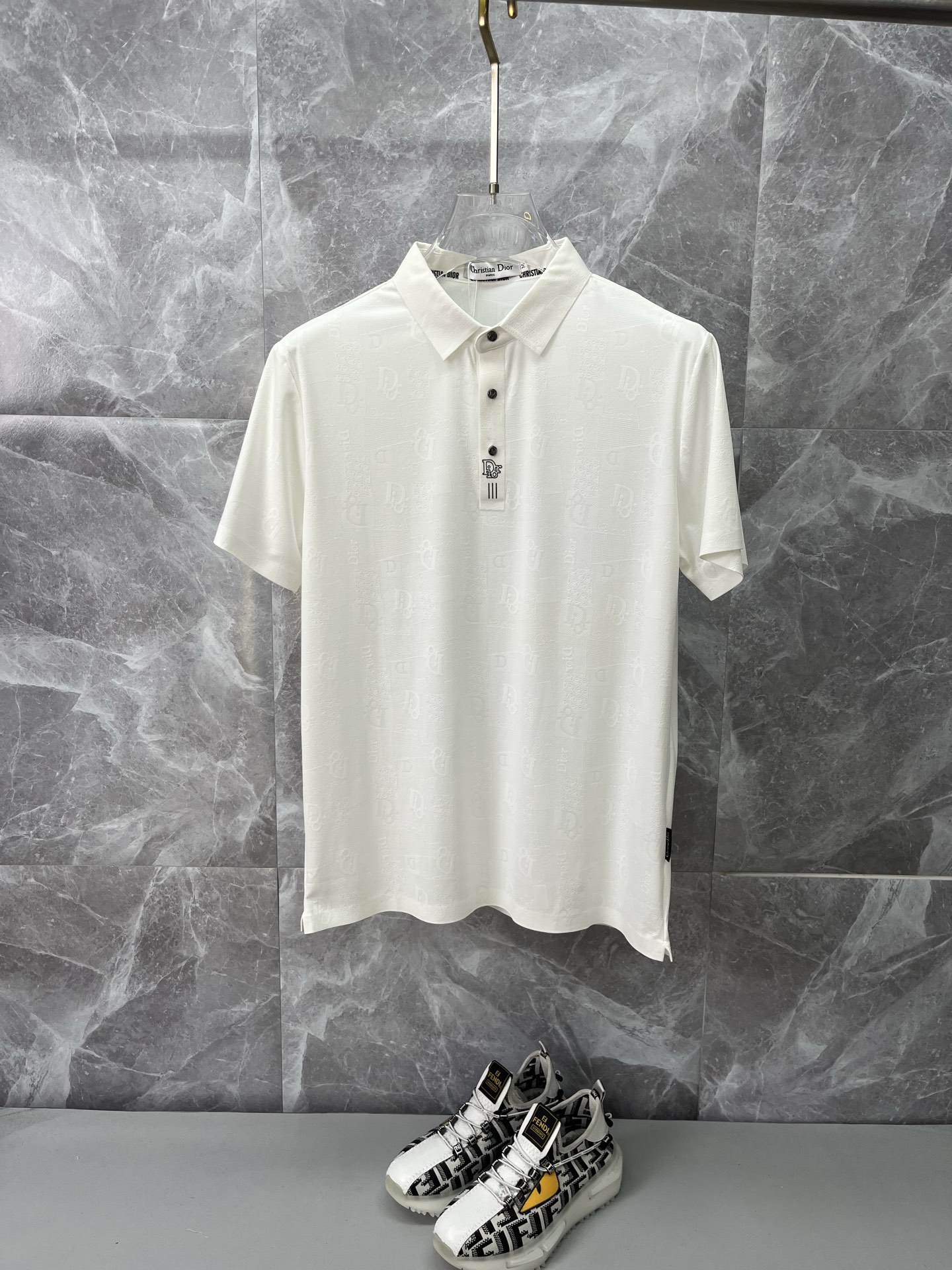 NO:839020,DIOR Dior men's 2026 spring and summer new short-sleeved lapel polo shirt, men's elegant and stylish first choice in autumn and winter, long-sleeved lapel, high-end simple series of polo shirts that can be worn all year round!  The upper body is crisp and stylish, and it doesn’t look out of place when worn alone!  Size M-3XL, next day shipping, dior, dior, T-shirt,19860909DIOR迪奥 男款2026春夏新款短袖翻领Polo衫,男人秋冬季优雅高大尚首选单品长袖翻领,可以穿一整年的polo衫高端简约系列 ！上身挺括有型,单穿内搭毫无违和感！码数Ｍ-3XL,隔天出货,,dior,dior,T-shirt,,Men's clothing