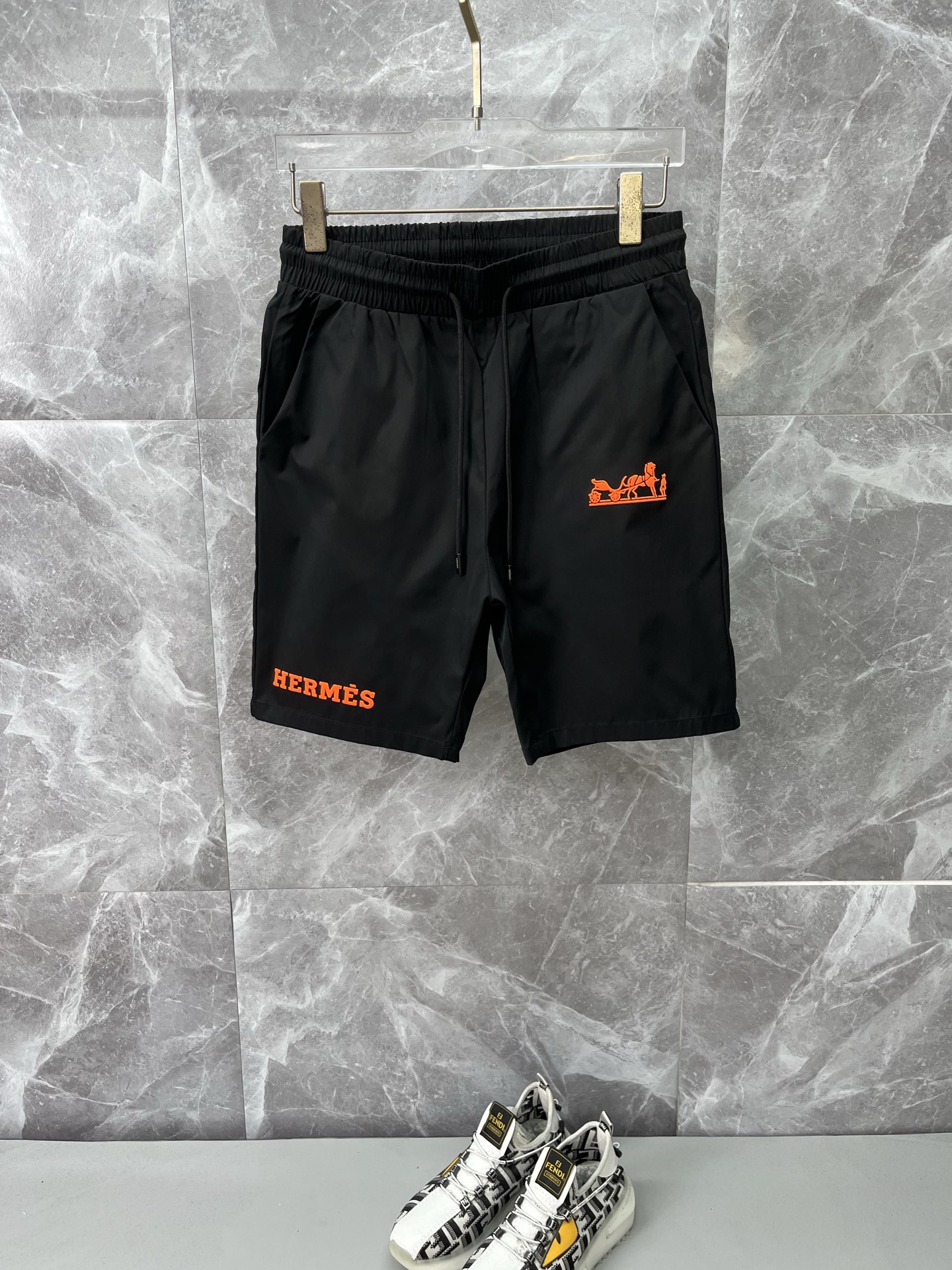 NO:837370,HERMES Hermès' new style is coming, 2026 spring and summer new casual pants and shorts, imported high-density custom-made quick-drying fabrics, comfortable, soft and skin-friendly, straight and not easy to wrinkle, simple and clear, super versatile upper body effect, super fashionable and versatile, straight and stylish, a wardrobe must-have!  Suitable for any occasion, sizes M-3XL, hermes, hermes, shorts,19860909HERMES爱马仕 新款来袭 2026春夏新款休闲裤短裤,进口高密度定制速干面料,舒适柔软亲肤,笔挺不易起皱,简单明了,超级百搭上身效果超级棒时尚百搭,笔挺有型,衣橱必备！适合任何场合穿着,码数M-3XL,,hermes,hermes,shorts,,Men's clothing