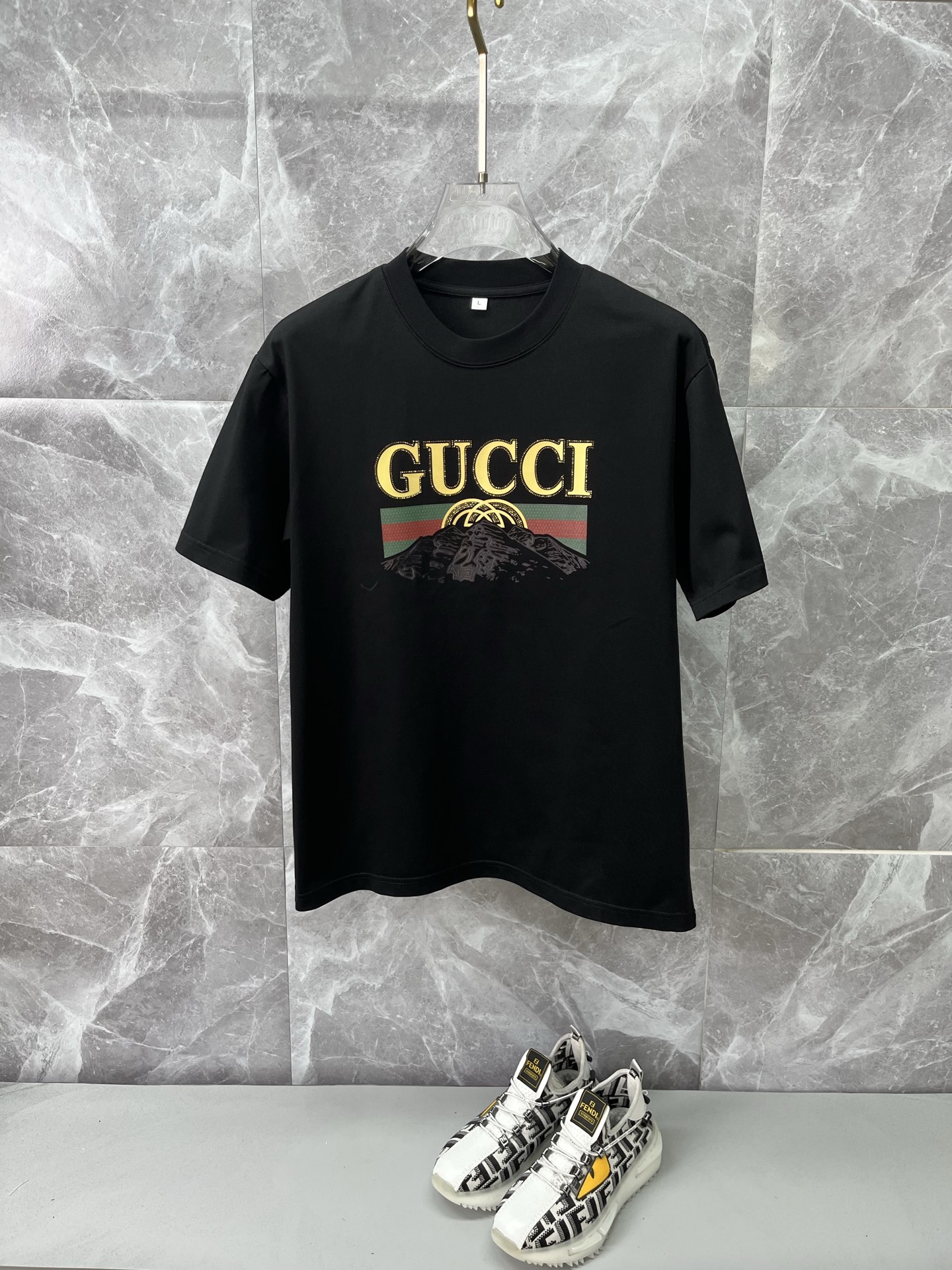 NO:837339,GUCCI Gucci 2026ss spring and summer high-quality pure cotton short-sleeved T-shirt, top original order quality, the latest process requirements, top orders require sewing work, super easy to match, top customization, with the whole details, the quality and tailoring design are first-class, customized imported pure cotton fabric!  Full of style, the color is light and versatile. M-4XL, please state your height and weight when placing an order, gucci, T-shirt, tees, t-shirt,19860909GUCCI古奇 2026ss春夏高品质纯棉短袖T恤,顶级原单品质,当下最新工艺要求,顶级订单要求车线做工,超级好搭配,顶级定制,搭配整件细节 ,品质及剪裁设计都堪称一流,定制进口纯棉面料！型格十足,配色轻熟百搭.M-4XL,下单报身高体重,,gucci,T-shirt,tees，t-shirt,,Men's clothing