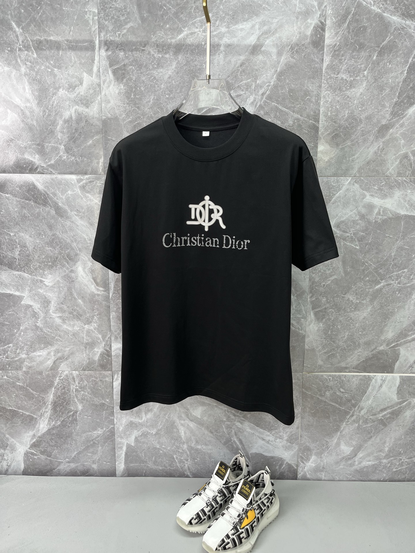 NO:837344,DIOR Dior 2026ss spring and summer high-quality pure cotton short-sleeved T-shirt, top original order quality, the latest technology requirements, top orders require sewing work, super easy to match, top customization, with the whole details, the quality and tailoring design are first-class, customized imported pure cotton fabric!  Full of style, the color is light and versatile. M-4XL, please state your height and weight when placing an order, dior, dior, T-shirt, tees, t-shirt,19860909DIOR迪奥 2026ss春夏高品质纯棉短袖T恤,顶级原单品质,当下最新工艺要求,顶级订单要求车线做工,超级好搭配,顶级定制,搭配整件细节 ,品质及剪裁设计都堪称一流,定制进口纯棉面料！型格十足,配色轻熟百搭.M-4XL,下单报身高体重,,dior,dior,T-shirt,tees，t-shirt,,Men's clothing