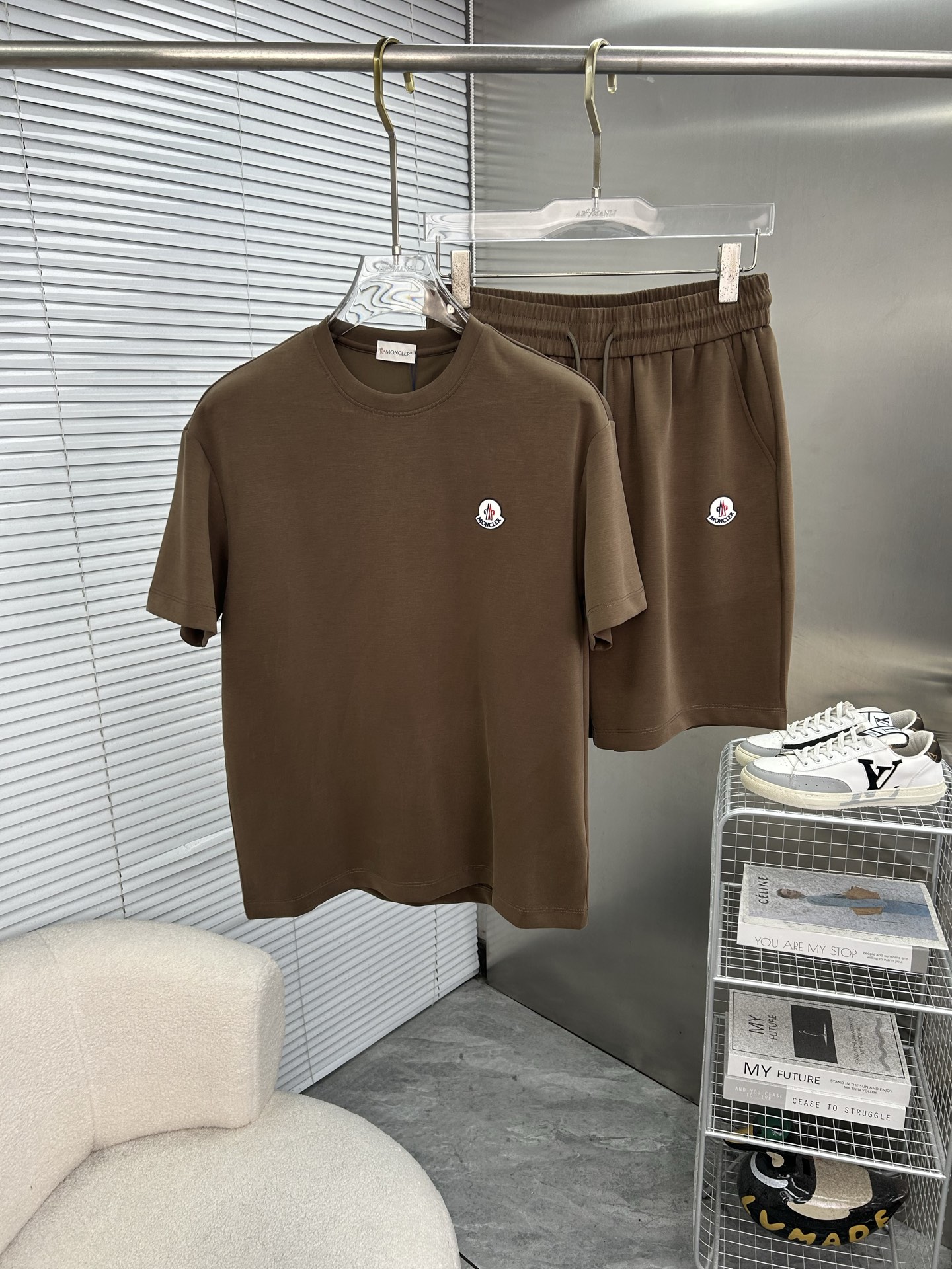NO:837361,MONCLER new mouth-covered men's round neck short-sleeved shorts suit series!  Full of high-end feel!  The details are exquisite and high-end, and the air-layer fabric is three-dimensional and exquisite. The fabric is stiff, wrinkle-resistant and wear-resistant, moisture-absorbent, quick-drying and breathable, neat and stylish. Size M-3XL, Moncler, shorts, T-shirt,19860909MONCLER蒙口 新款男士圆领短袖短裤套装系列！高级感满满！细节精致高档,空气层面料 立体精致细腻.面料挺括抗皱耐磨,吸湿速干透气,利落有型. 码数M-3XL,,Moncler,shorts,T-shirt,,Men's clothing
