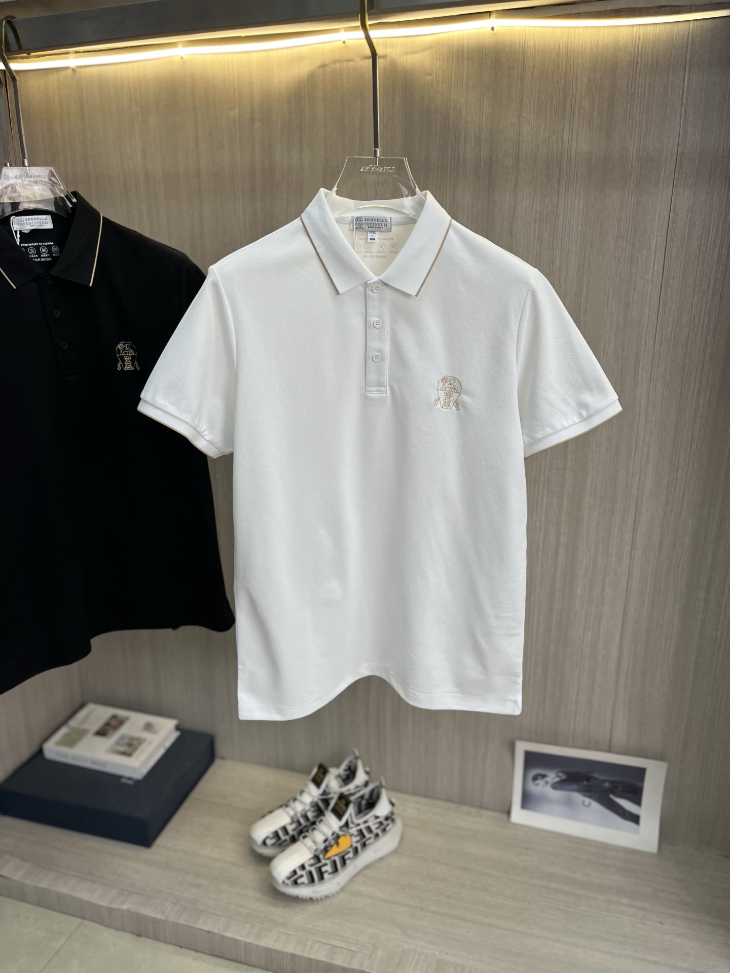 NO:910563,B.C men's 2026 spring and summer new short-sleeved lapel polo shirt, men's elegant and stylish first choice in autumn and winter, long-sleeved lapel, high-end simple series of polo shirts that can be worn all year round!  The upper body is crisp and stylish, and it doesn’t look out of place when worn alone!  Size M-3XL, next day shipping, T-shirt,19860909B.C 男款2026春夏新款短袖翻领Polo衫,男人秋冬季优雅高大尚首选单品长袖翻领,可以穿一整年的polo衫高端简约系列 ！上身挺括有型,单穿内搭毫无违和感！码数Ｍ-3XL,隔天出货,,T-shirt,,Men's clothing