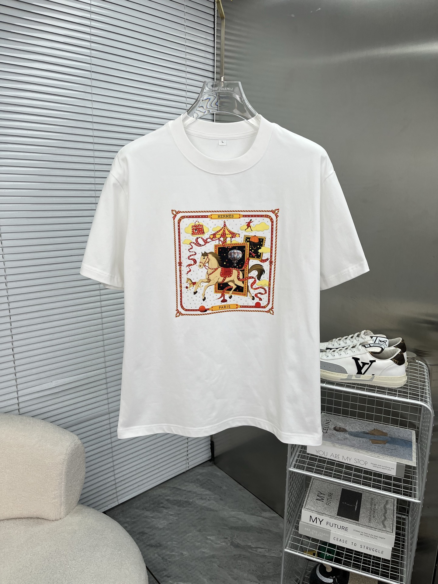 NO:931402,HERMES 2026ss spring and summer high-quality pure cotton short-sleeved T-shirt, top original order quality, the latest process requirements, top orders require sewing work, super easy to match, top customization, with the whole details, the quality and tailoring design are first-class, customized imported pure cotton fabric!  Full of style, the color is light and versatile. M-4XL, please state your height and weight when placing an order, hermes, hermes, T-shirt, tees, t-shirt,19860909HERMES爱马仕 2026ss春夏高品质纯棉短袖T恤,顶级原单品质,当下最新工艺要求,顶级订单要求车线做工,超级好搭配,顶级定制,搭配整件细节 ,品质及剪裁设计都堪称一流,定制进口纯棉面料！型格十足,配色轻熟百搭.M-4XL,下单报身高体重,,hermes,hermes,T-shirt,tees，t-shirt,,Men's clothing