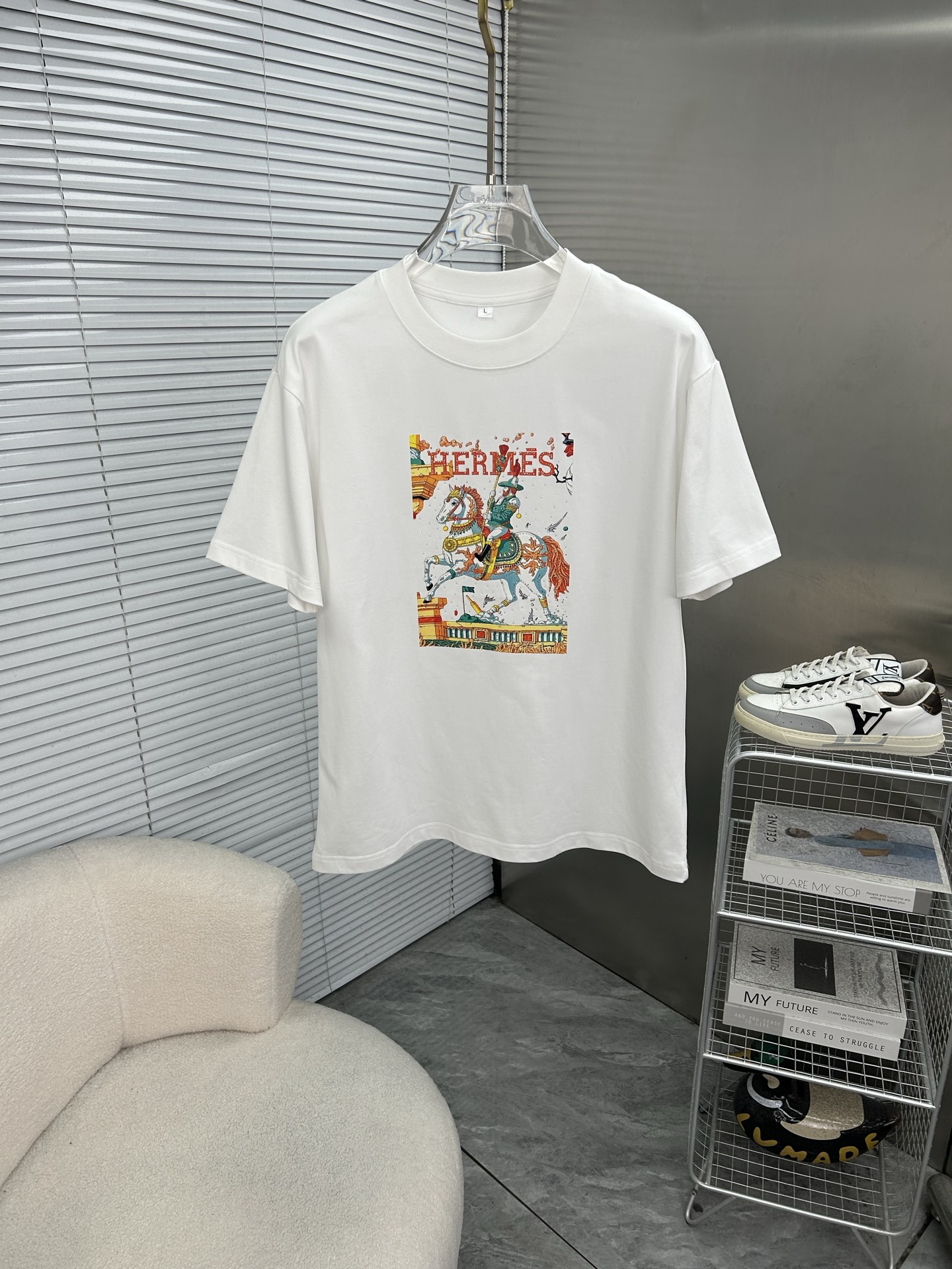 NO:931491,HERMES 2026ss spring and summer high-quality pure cotton short-sleeved T-shirt, top original order quality, the latest process requirements, top orders require sewing work, super easy to match, top customization, with the whole details, the quality and tailoring design are first-class, customized imported pure cotton fabric!  Full of style, the color is light and versatile. M-4XL, please state your height and weight when placing an order, hermes, hermes, T-shirt, tees, t-shirt,19860909HERMES爱马仕 2026ss春夏高品质纯棉短袖T恤,顶级原单品质,当下最新工艺要求,顶级订单要求车线做工,超级好搭配,顶级定制,搭配整件细节 ,品质及剪裁设计都堪称一流,定制进口纯棉面料！型格十足,配色轻熟百搭.M-4XL,下单报身高体重,,hermes,hermes,T-shirt,tees，t-shirt,,Men's clothing