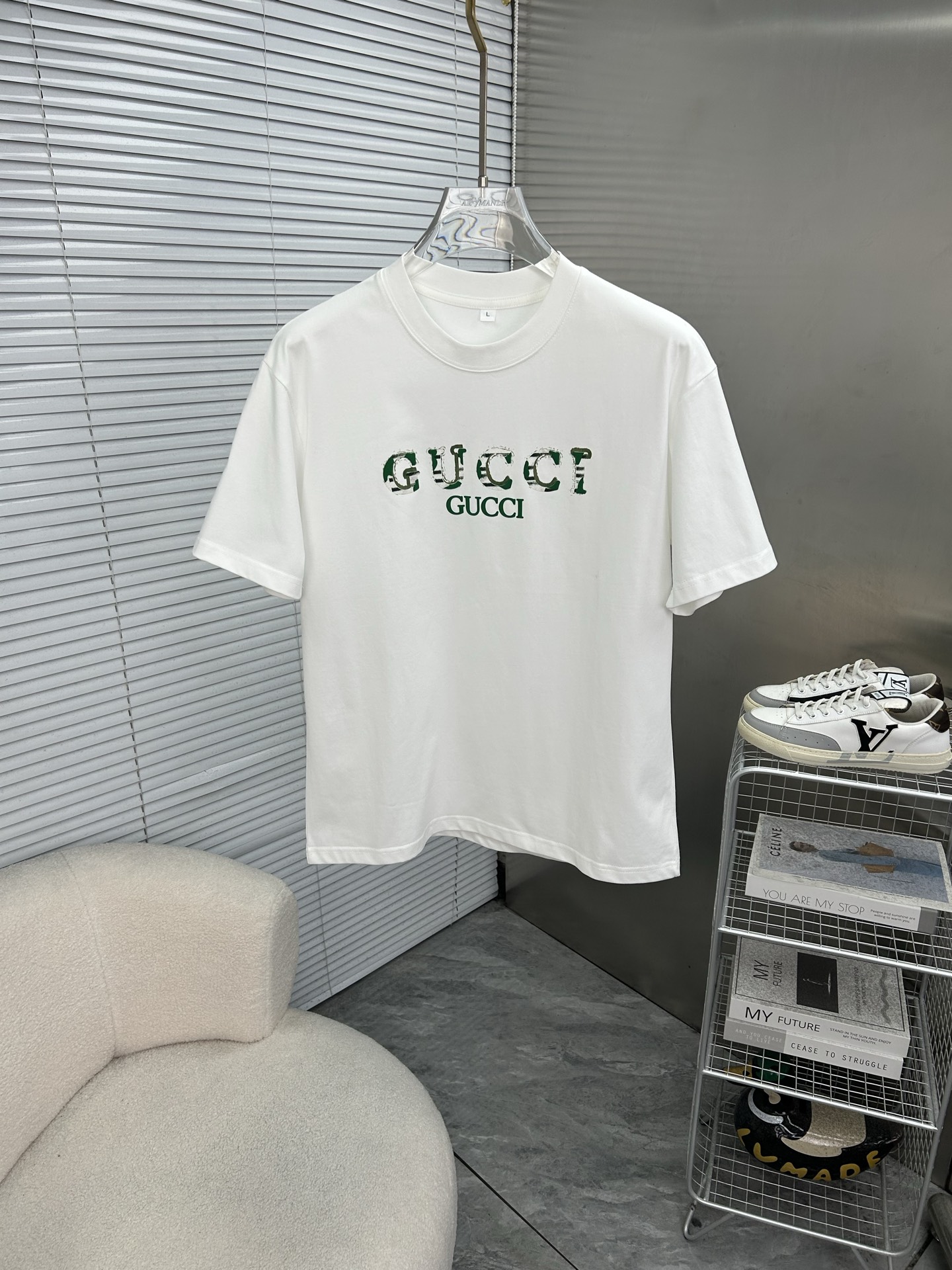 NO:931469,GUCCI Gucci 2026ss spring and summer high-quality pure cotton short-sleeved T-shirt, top original order quality, the latest process requirements, top orders require sewing work, super easy to match, top customization, with the whole details, the quality and tailoring design are first-class, customized imported pure cotton fabric!  Full of style, the color is light and versatile. M-4XL, please state your height and weight when placing an order, gucci, T-shirt, tees, t-shirt,19860909GUCCI古奇 2026ss春夏高品质纯棉短袖T恤,顶级原单品质,当下最新工艺要求,顶级订单要求车线做工,超级好搭配,顶级定制,搭配整件细节 ,品质及剪裁设计都堪称一流,定制进口纯棉面料！型格十足,配色轻熟百搭.M-4XL,下单报身高体重,,gucci,T-shirt,tees，t-shirt,,Men's clothing