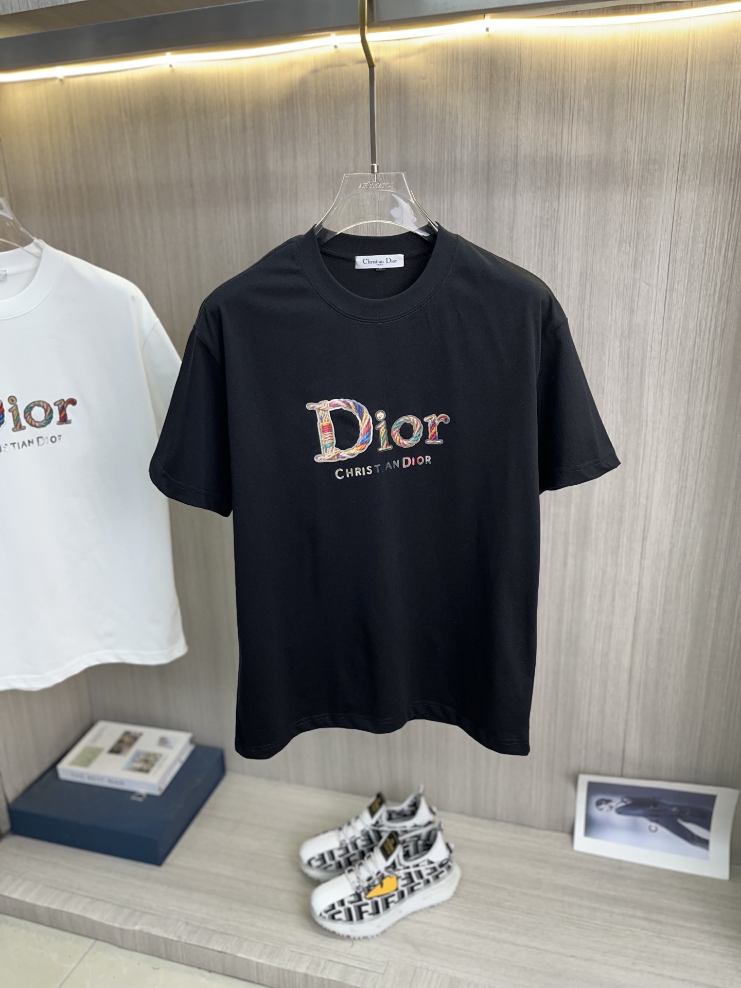 NO:912603,DIOR Dior 2026ss spring and summer high-quality 280g pure cotton short-sleeved T-shirt, original quality, current latest technology requirements, high-end orders require sewing work, super easy to match, quality and tailoring design are first-class, customized imported pure cotton fabric!  Full of style, the color is light and versatile. M-3XL, please state your height and weight when placing an order, dior, dior, T-shirt, tees, t-shirt,19860909DIOR迪奥 2026ss春夏高品质280g纯棉短袖T恤,原单品质,当下最新工艺要求,高定订单要求车线做工,超级好搭配,品质及剪裁设计都堪称一流,定制进口纯棉面料！型格十足,配色轻熟百搭.M-3XL,下单报身高体重,,dior,dior,T-shirt,tees，t-shirt,,Men's clothing