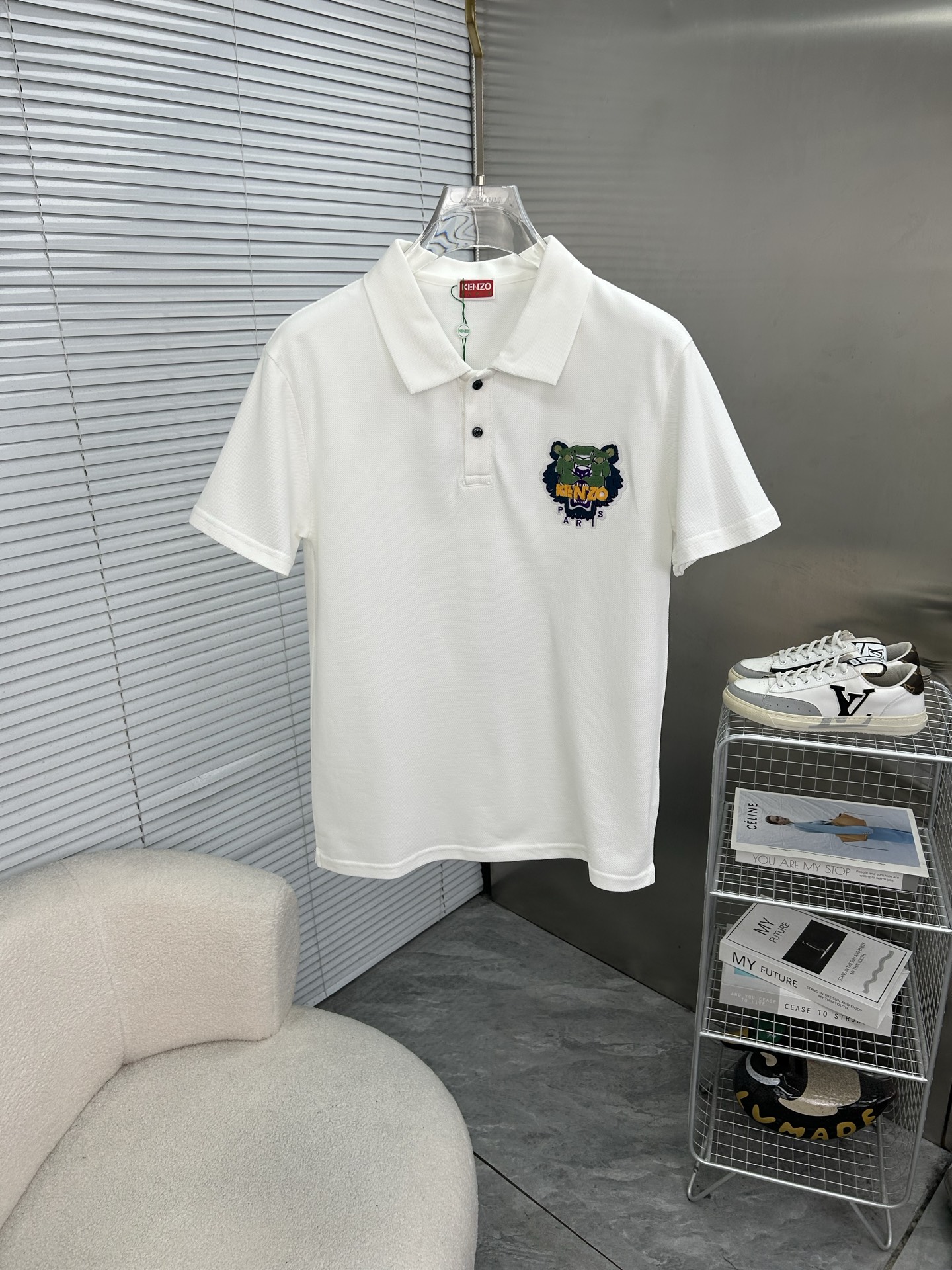 NO:936592,KENZO Kenzo 2026 spring and summer new polo shirt business casual lapel short-sleeved T-shirt [Flocked Tiger Head] The exquisite and fitted tailoring sets off the minimalist design style, showing the elegant style at a glance!  High gram weight 260g pure cotton pique fabric, the quality is supreme, the materials used will never disappoint, the fabric surface is fine and smooth, soft and skin-friendly, the cotton is full, with elasticity, the upper body is high-end and crisp and stylish at the same time, sizes M-3XL, T-shirt, tees, t-shirt,19860909KENZO高田贤三 2026春夏新款polo衫商务休闲翻领短袖T恤【植绒老虎头】精致合体的剪裁版型衬托出了极简主义的设计风格,把优雅风展露的一览无余！高克重260g纯棉珠地面料,品质至上,用料永远不会让人失望,布面精细光滑,柔软亲肤,棉质饱满,附有弹力 ,上身高档的同时又挺括有型,尺码M-3XL,,T-shirt,tees，t-shirt,,Men's clothing