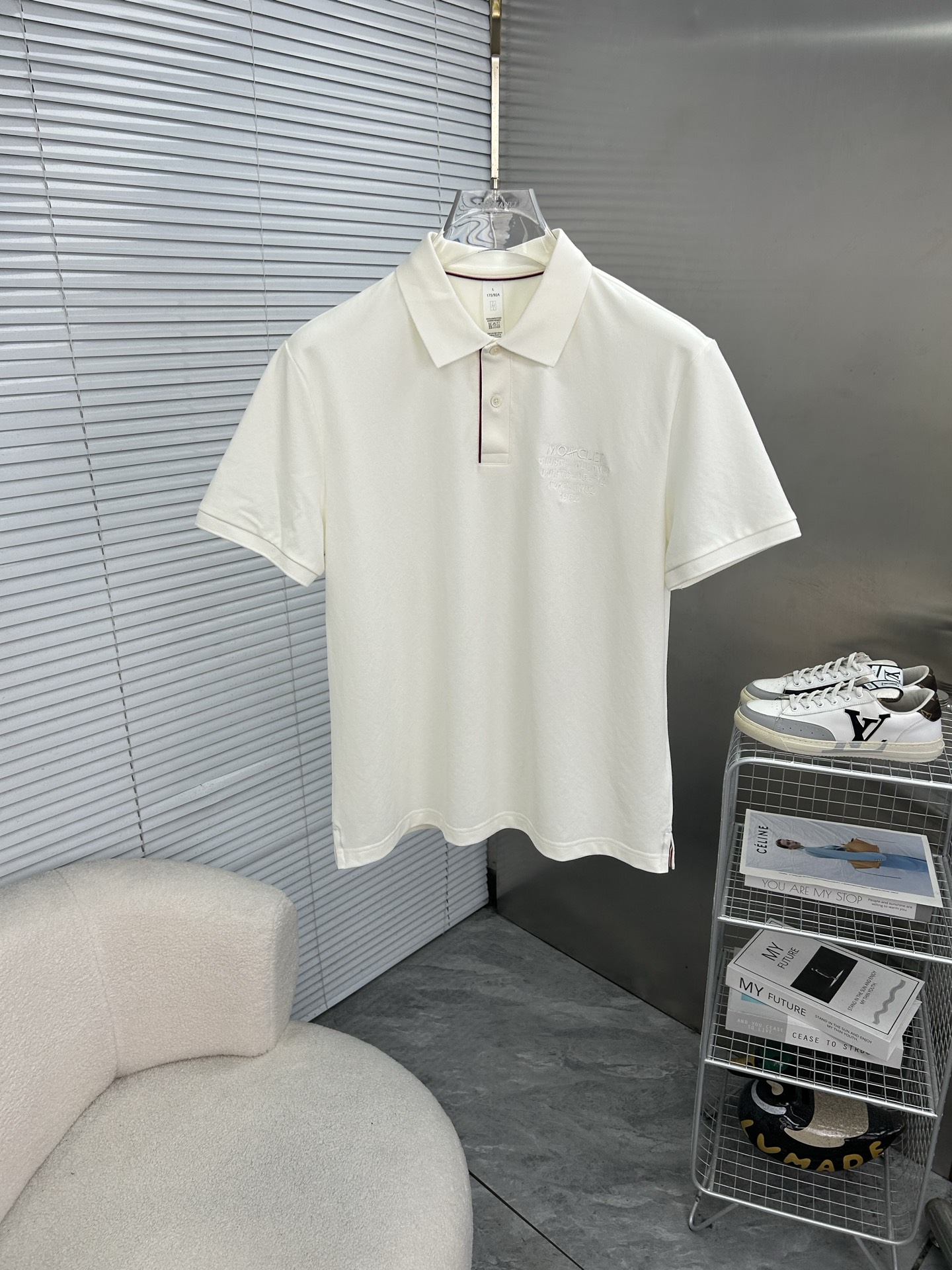 NO:912622,MONCLER Men's 2026 spring and summer new short-sleeved lapel polo shirt, the elegant and stylish first choice for men in spring and summer. Short-sleeved lapel, a high-end simple series of polo shirts that can be worn all year round!  The upper body is crisp and stylish, and it doesn’t look out of place when worn alone!  Size M-3XL, next day shipping, Moncler, T-shirt,19860909MONCLER蒙口 男款2026春夏新款短袖翻领Polo衫,男人春夏季优雅高大尚首选单品短袖翻领,可以穿一整年的polo衫高端简约系列 ！上身挺括有型,单穿内搭毫无违和感！码数Ｍ-3XL,隔天出货,,Moncler,T-shirt,,Men's clothing