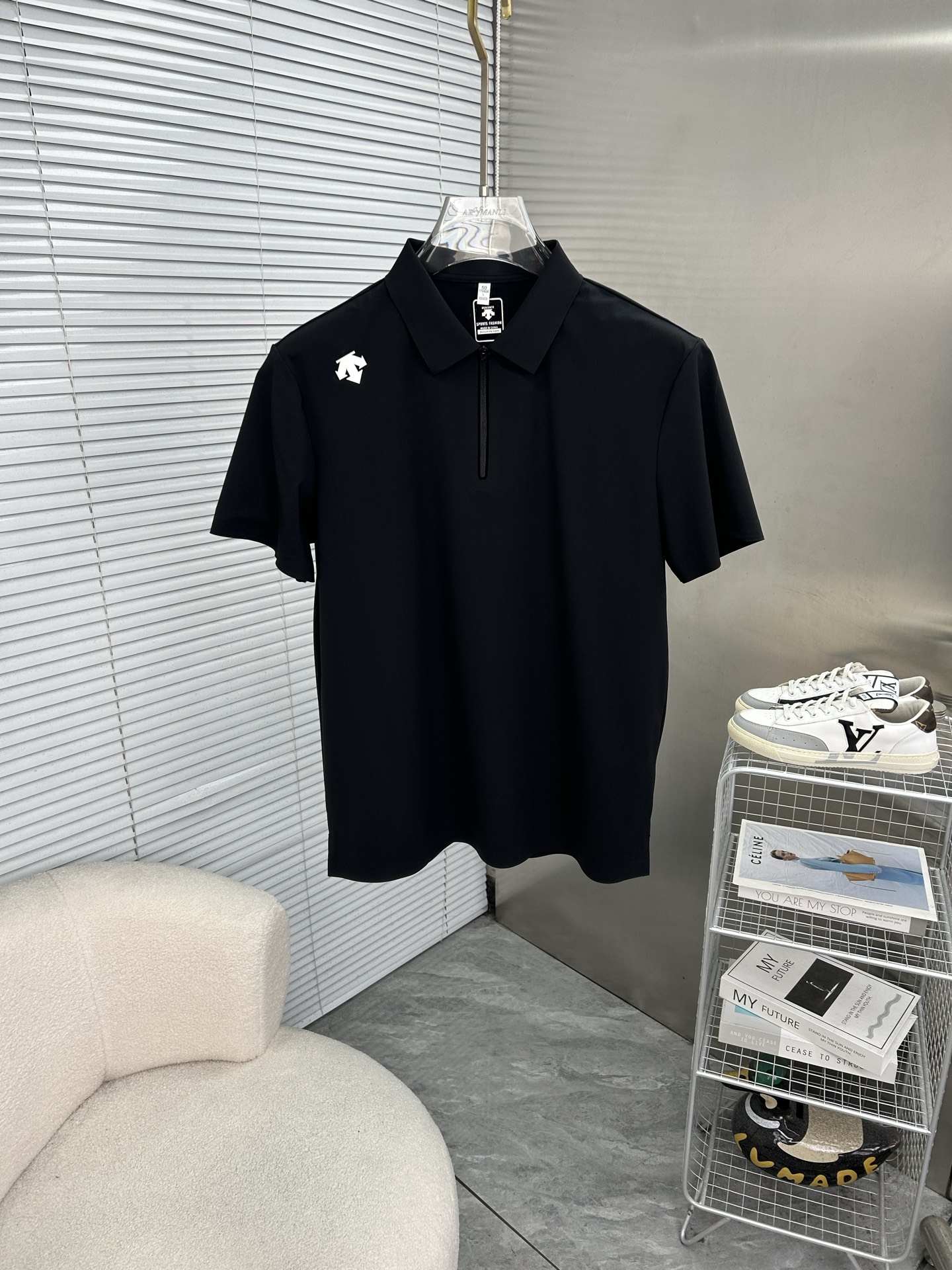 NO:912616,DESCENTE men's 2026 spring and summer new short-sleeved lapel polo shirt, men's elegant and stylish first choice for spring and summer short-sleeved lapel, a high-end simple series of polo shirts that can be worn all year round!  The upper body is crisp and stylish, and it doesn’t look out of place when worn alone!  Size M-3XL, next day shipping, T-shirt,19860909DESCENTE迪桑特 男款2026春夏新款短袖翻领Polo衫,男人春夏季优雅高大尚首选单品短袖翻领,可以穿一整年的polo衫高端简约系列 ！上身挺括有型,单穿内搭毫无违和感！码数Ｍ-3XL,隔天出货,,T-shirt,,Men's clothing