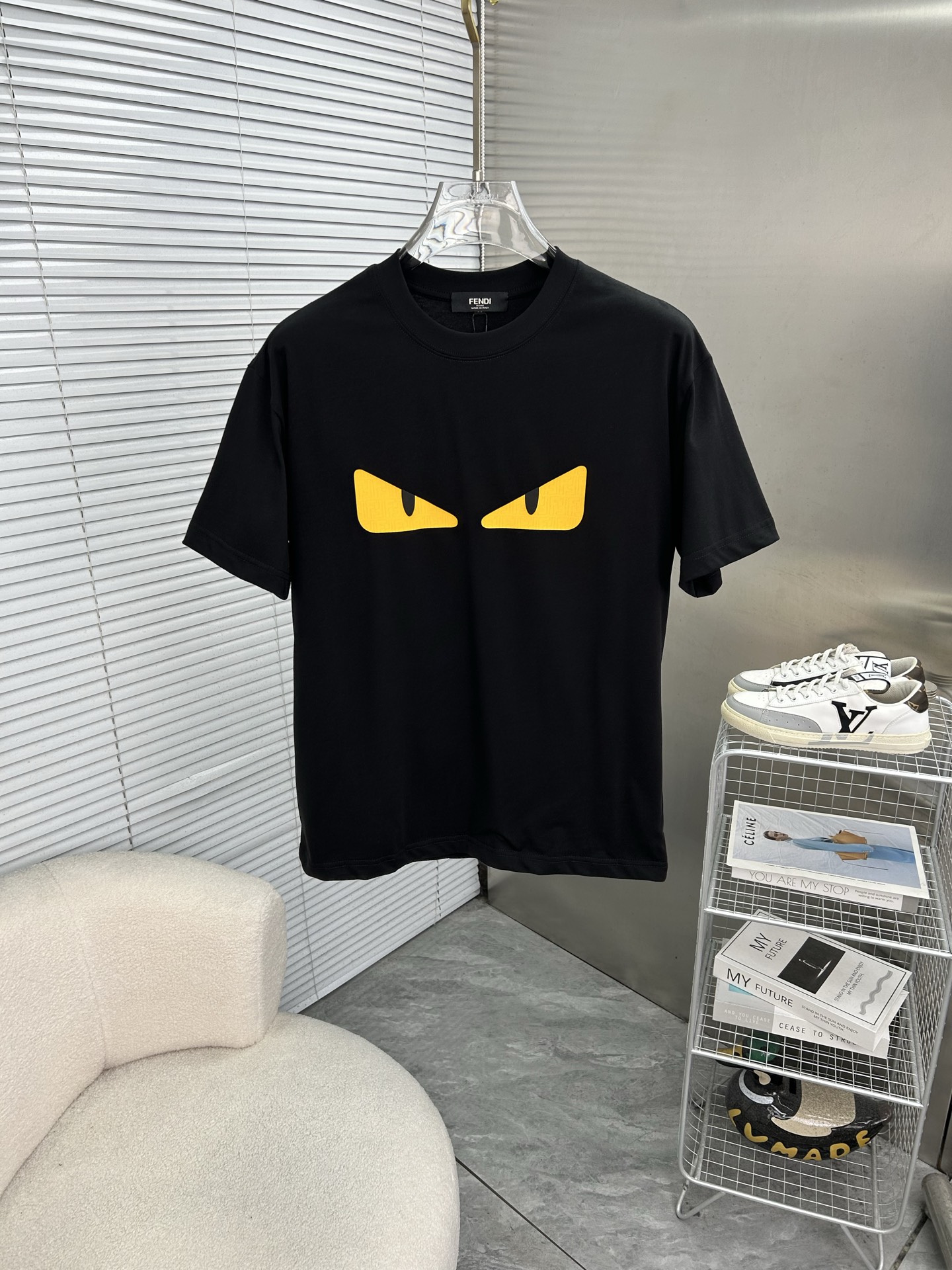 NO:958191,FENDI Fendi 2026ss spring and summer high-quality 280g pure cotton short-sleeved T-shirt, original order quality, the latest technology requirements, high-end orders require sewing work, super easy to match, quality and tailoring design are first-class, customized imported pure cotton fabric!  Full of style, the color is light and versatile. M-3XL, please state your height and weight when placing an order, fendi, fendi, T-shirt, tees, t-shirt,19860909FENDI芬迪 2026ss春夏高品质280g纯棉短袖T恤,原单品质,当下最新工艺要求,高定订单要求车线做工,超级好搭配,品质及剪裁设计都堪称一流,定制进口纯棉面料！型格十足,配色轻熟百搭.M-3XL,下单报身高体重,,fendi,fendi,T-shirt,tees，t-shirt,,Men's clothing