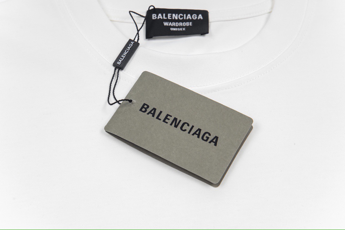 Balenciaga Camiseta Clásica con Estampado de Letras Fluidas para Hombre 5 i1744654298 220 3
