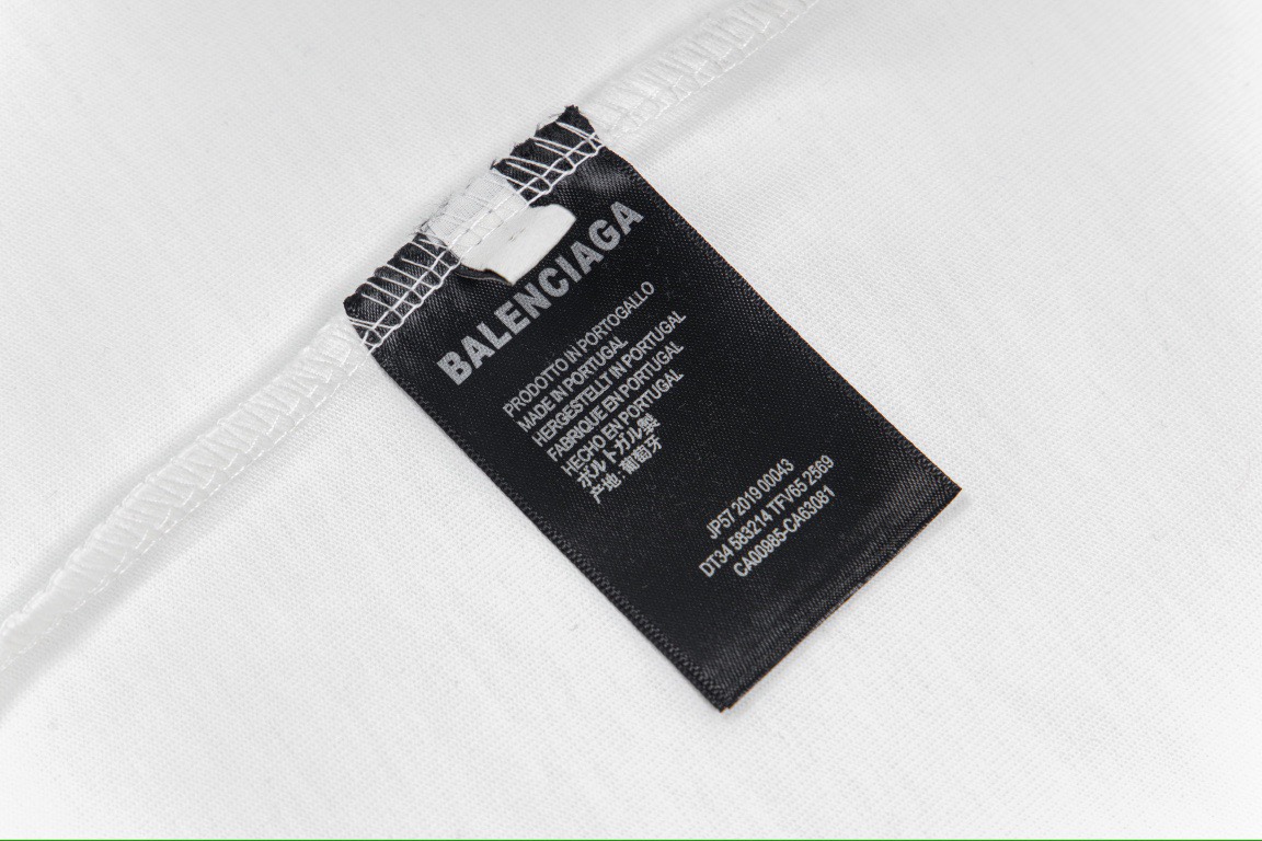 Balenciaga Camiseta Clásica con Estampado de Letras Fluidas para Hombre 9 i1744654298 8530 4