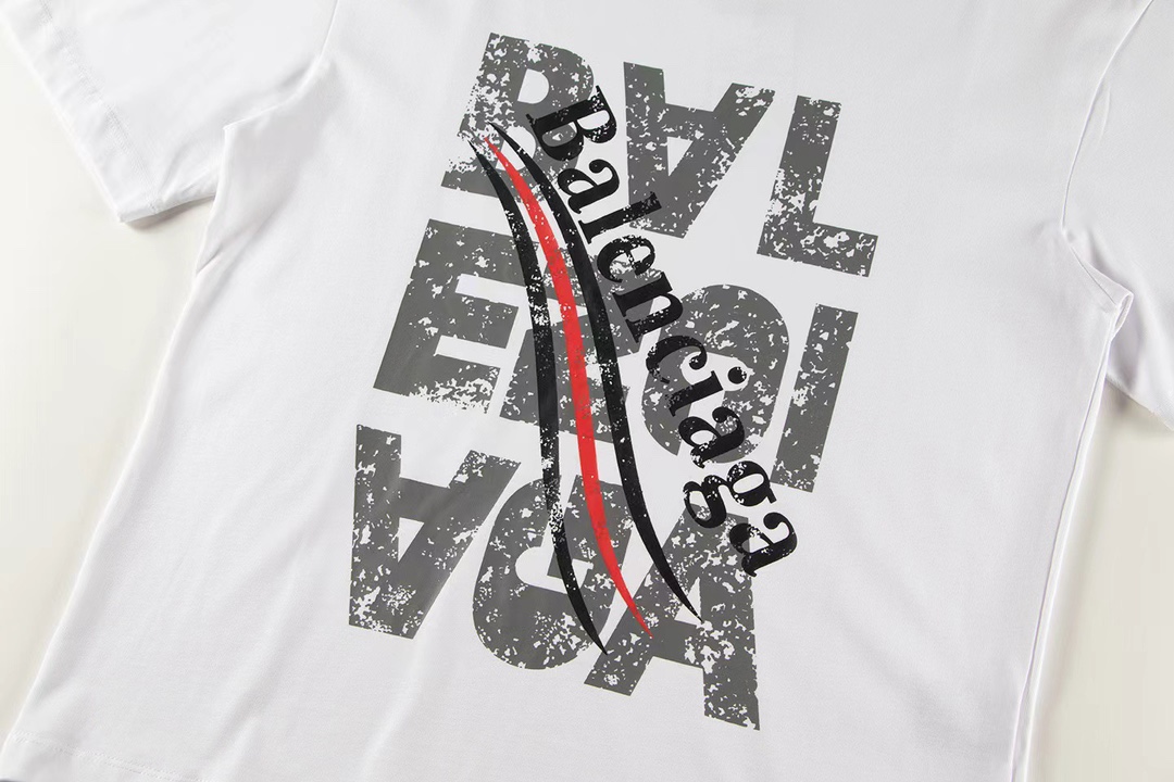 Balenciaga Camiseta con Estampado de Logotipo Fluido para Hombre y Mujer 3 i1744654690 3198 2