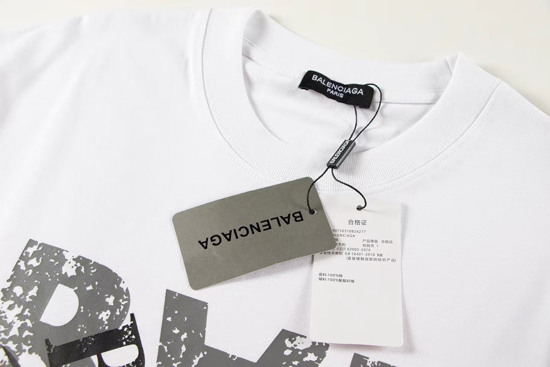 Balenciaga Camiseta con Estampado de Logotipo Fluido para Hombre y Mujer 8 i1744654690 6512 7