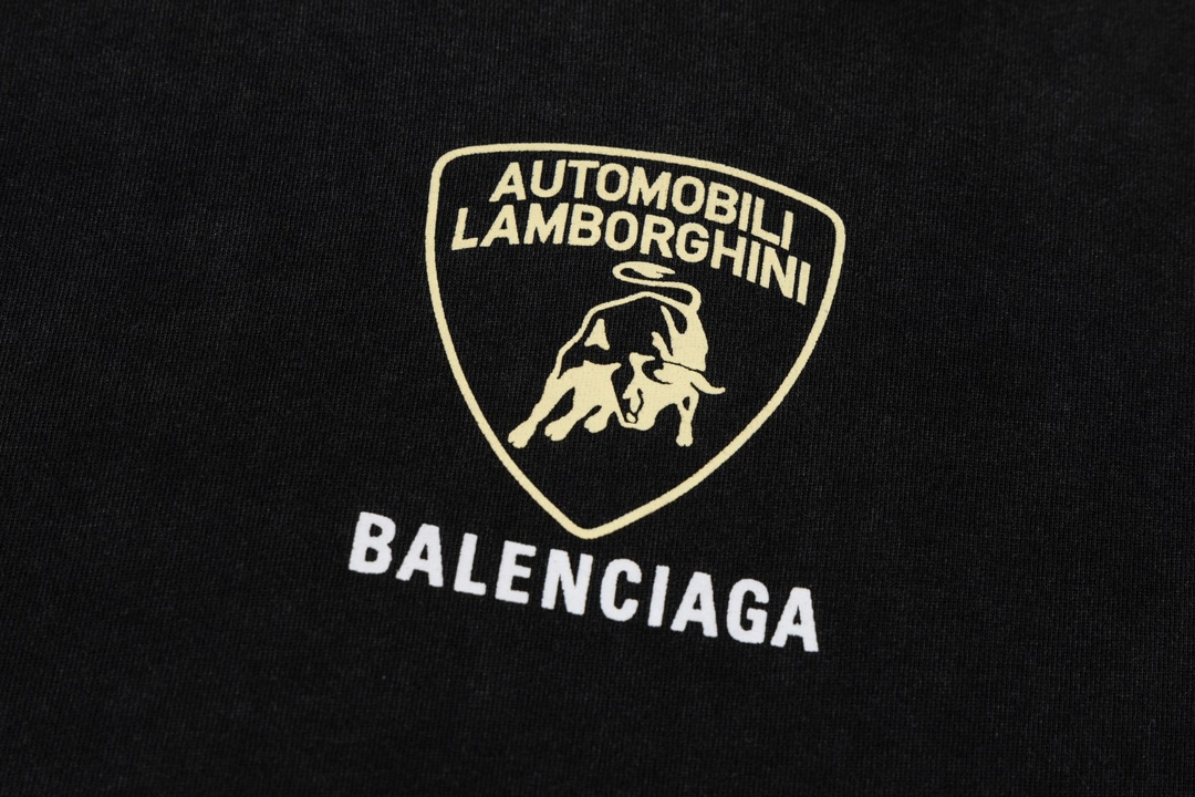 Balenciaga Lamborghini Distressed Logo Tee - Edición Limitada 5 i1744654843 1096 2