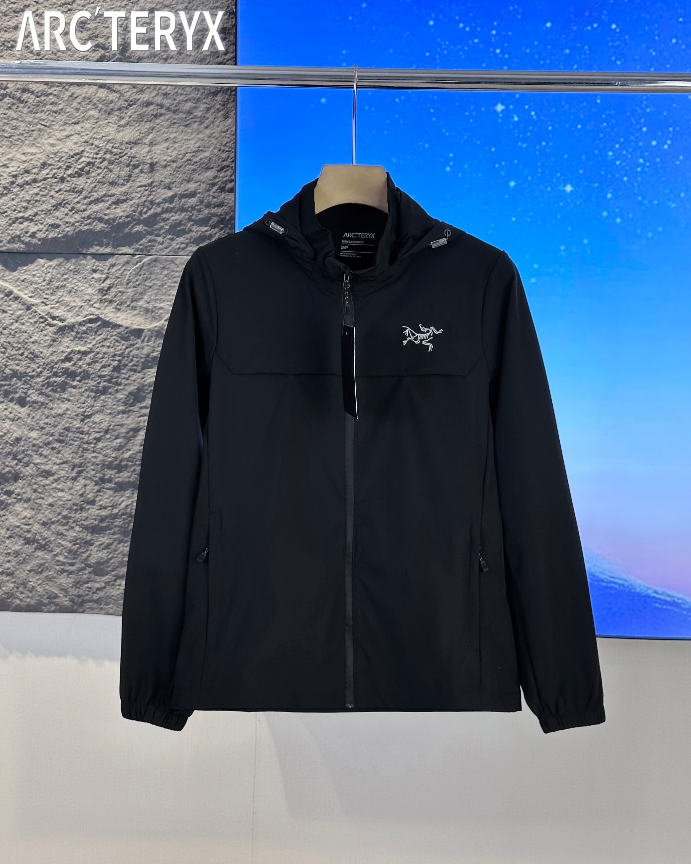 Arc'teryx Chaqueta Ligera con Capucha y Protección Solar para Hombre y Mujer 6 a1749653686739 5388
