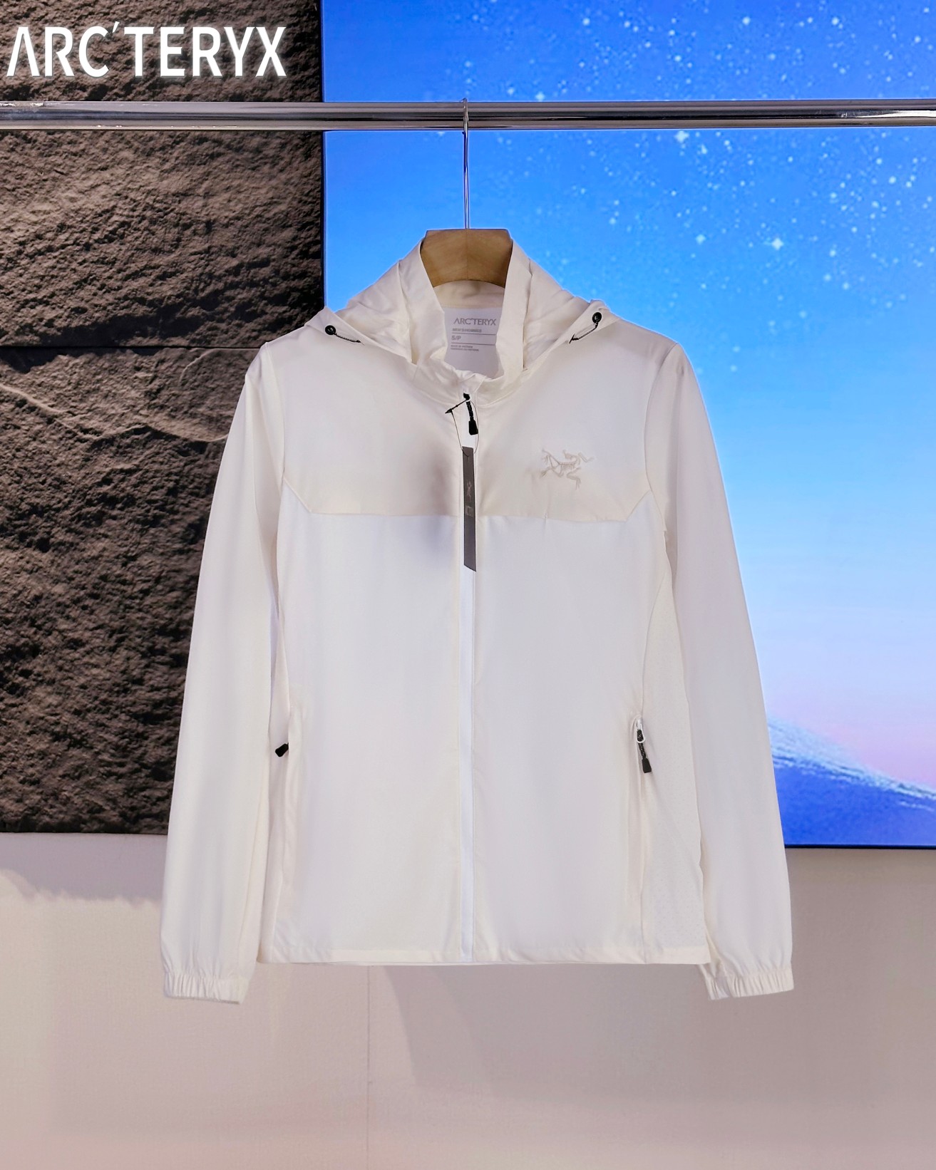Arc'teryx Chaqueta Ligera con Capucha y Protección Solar para Hombre y Mujer 7 a1749653687014 2085