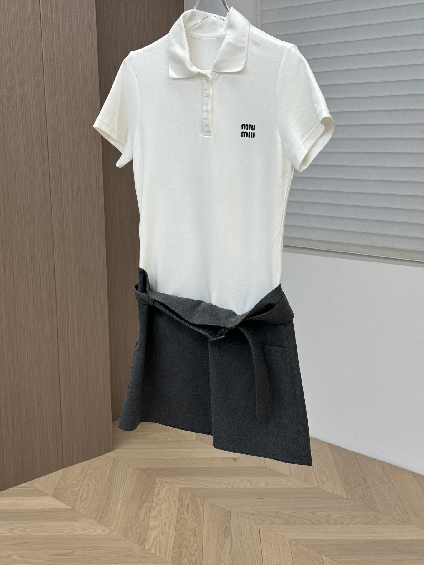 【新款发售】 Miumiu短袖拼接连衣裙  高品质pzedqe SML