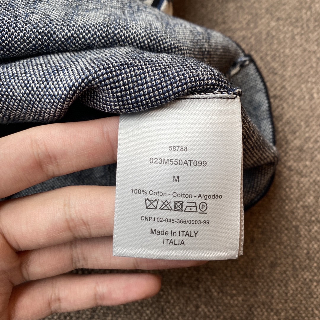 迪家针织衬衫 采用100%cotton这件衣服超级舒服的针织面料料子细腻柔软针织棉面料精编数织制作超细微