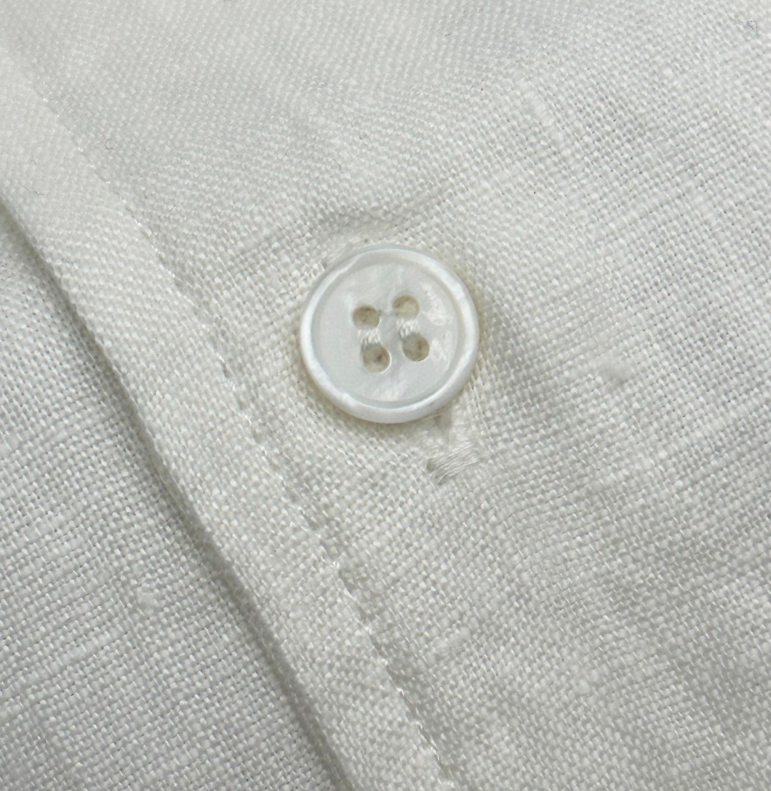 春夏新款lo*o Pi*na男士高端时装款老钱风纯亚麻长袖衬衫！颇具意大利典型风格的时装，在面料选取和工