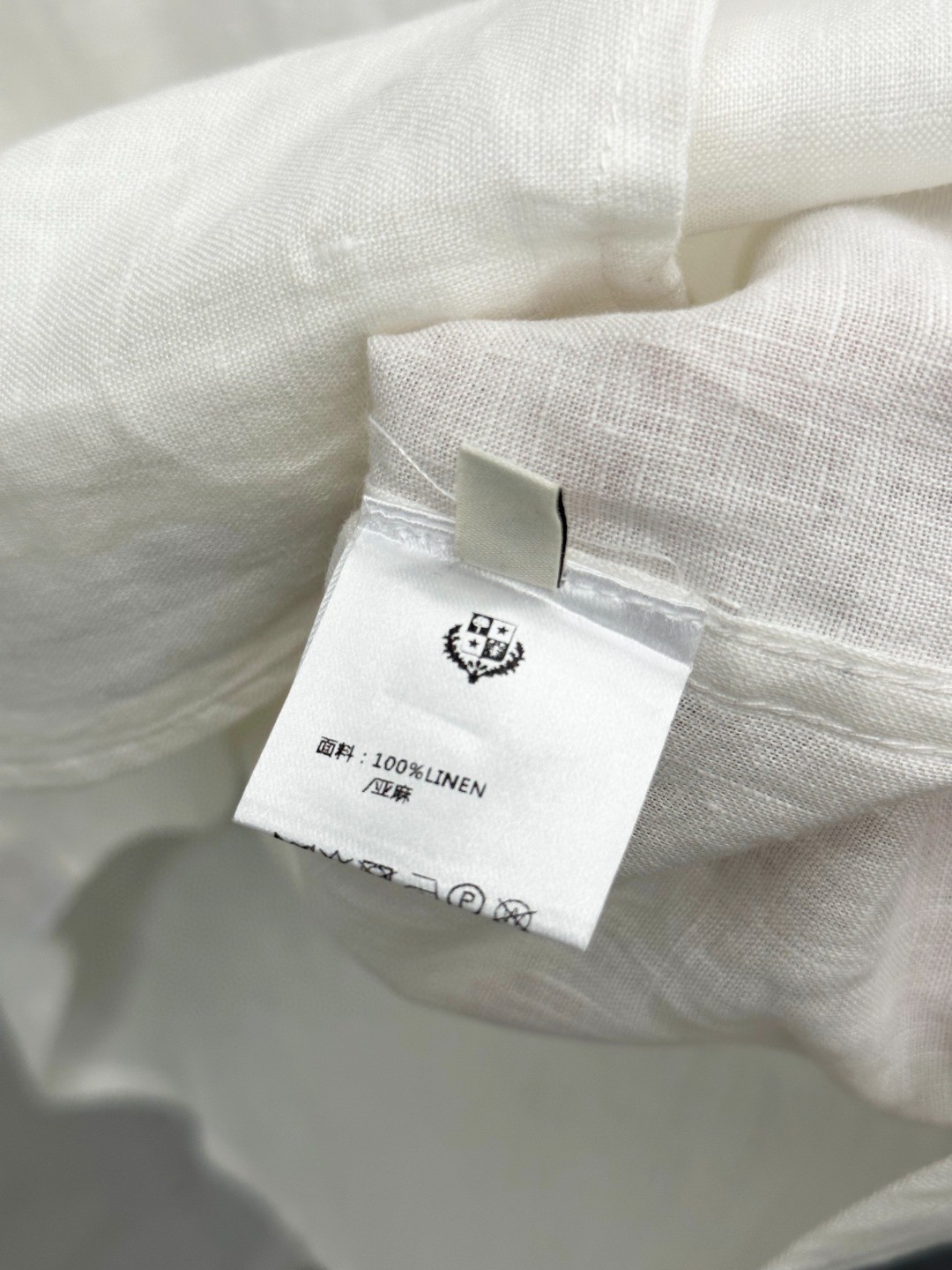 春夏新款lo*o Pi*na男士高端时装款老钱风纯亚麻长袖衬衫！颇具意大利典型风格的时装，在面料选取和工