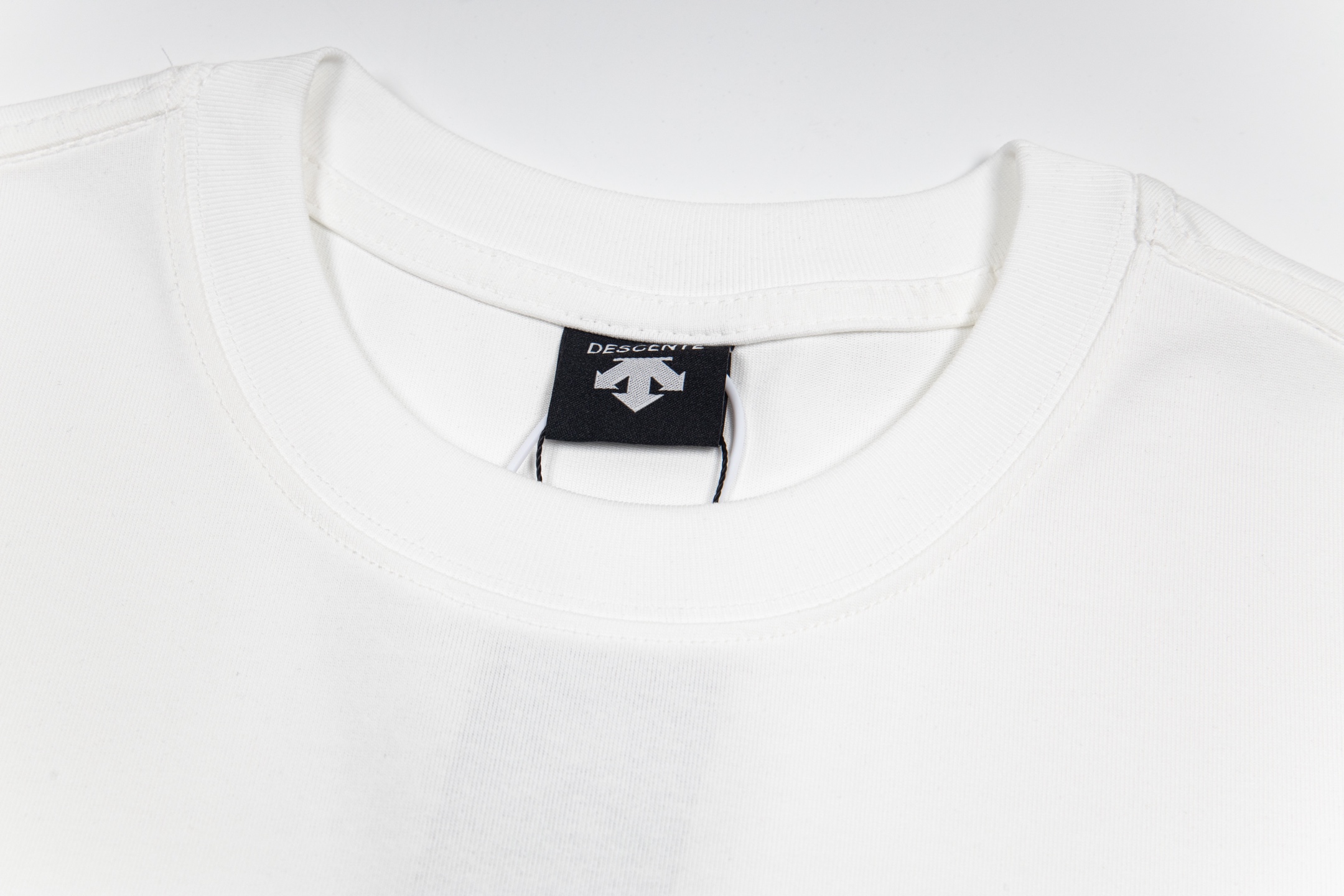 High-End Heavy-Pound Fabric Lasagna Jacket in Black and White, Sizes XS-L - 图片 5
