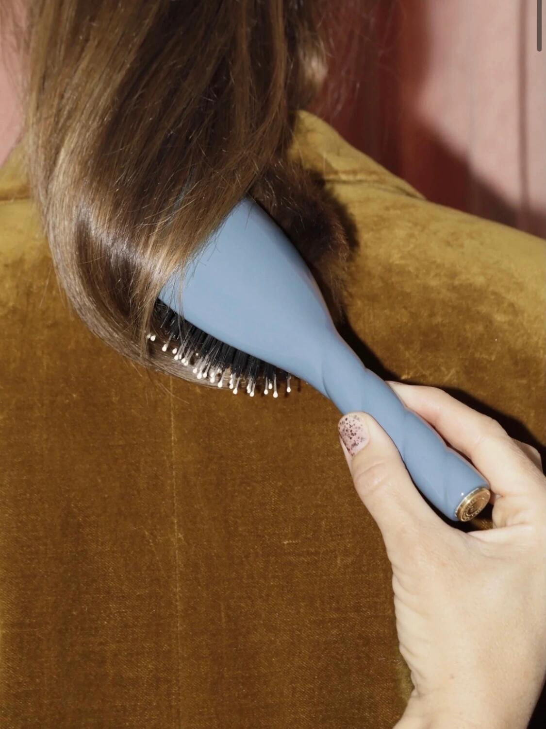 **La Bonne Brosse Dual-Bristle Hairbrush** - Comprehensive 4