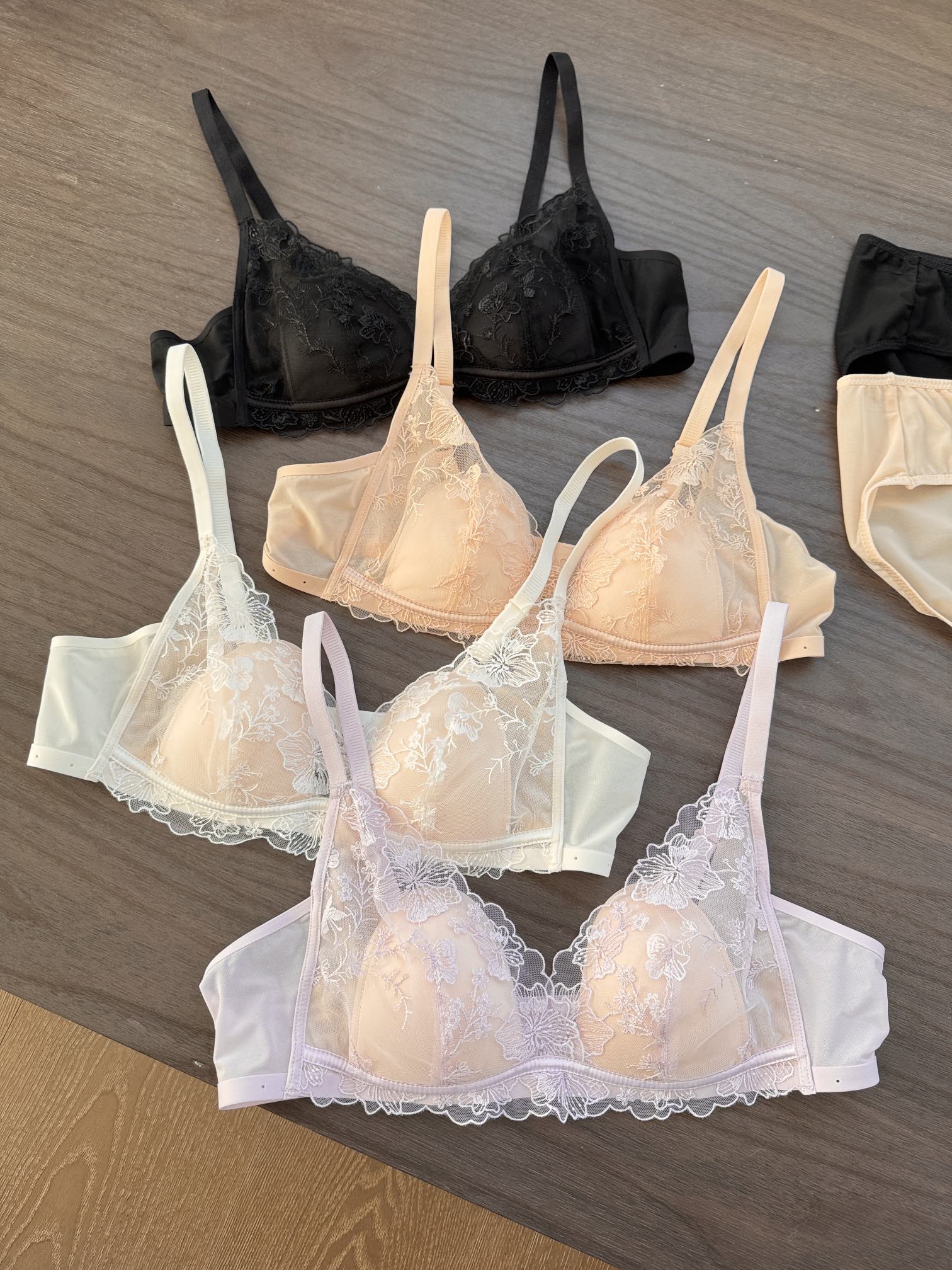 纯欲美神降临🎀嘶哈嘶哈🥵真的有被这套美到无法fu吸👙ub无尽花海法式蕾丝兔耳杯内衣套装 G网售软妹币💰好看和好穿同样重要 2