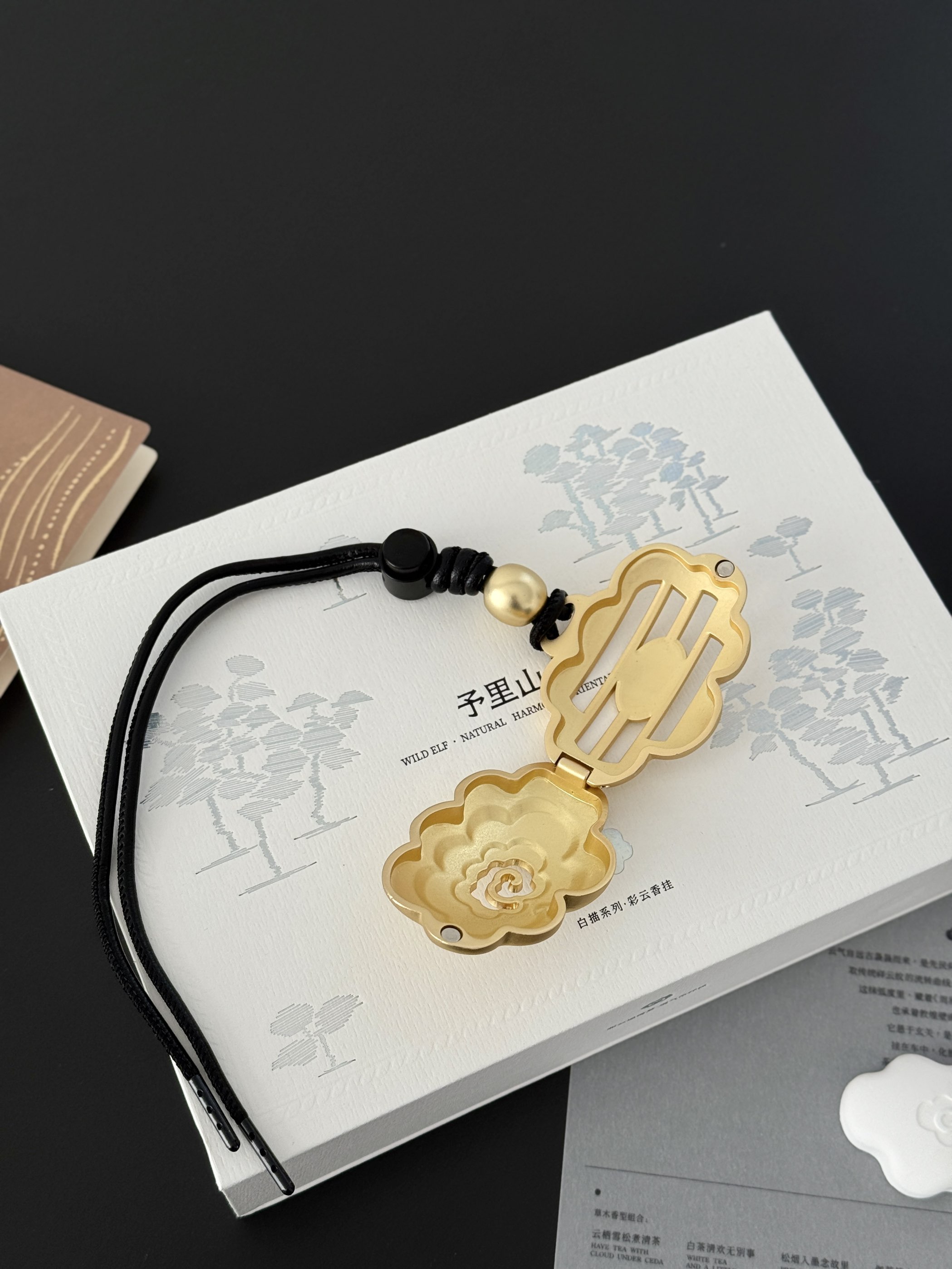 诺悠翩雅 Loro Piana 高定典藏典雅居所生活方式奢华家居家纺四件套摆件 #708A40D8 3