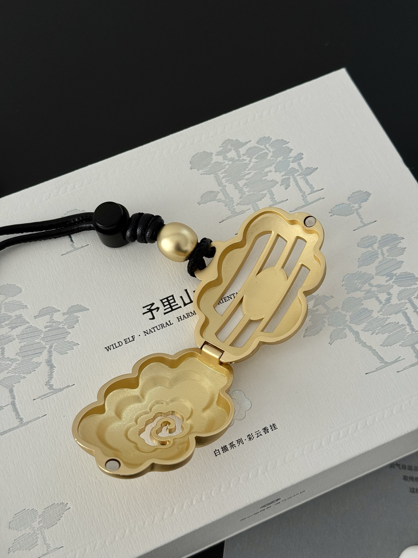 诺悠翩雅 Loro Piana 高定典藏典雅居所生活方式奢华家居家纺四件套摆件 #708A40D8 4