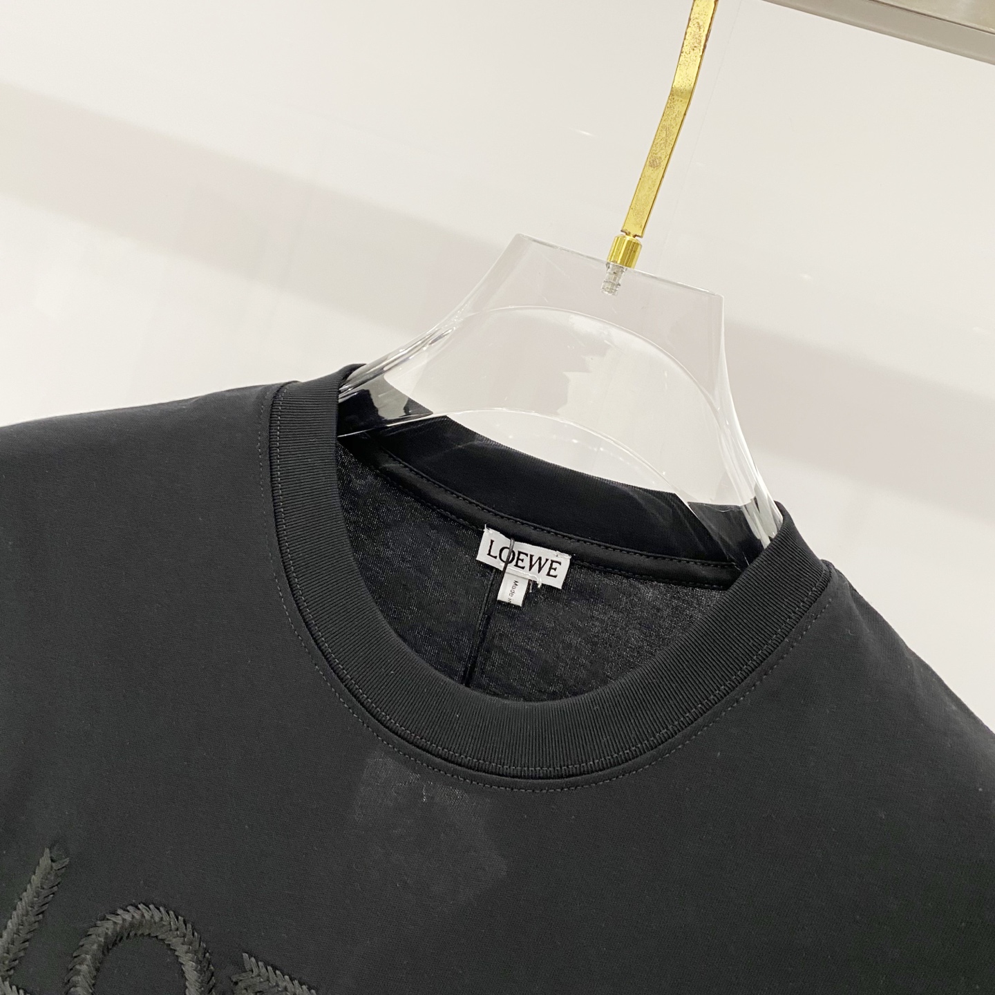 💰80
LOEWE/罗意威-纯棉260克圆领T恤
前幅编织刺绣🪡工艺字母图腾LOGO
纯原品质 原版面料100 ％棉质
百搭时尚 轻奢潮流
吊牌 领标 洗水 三标齐全
尺码:XS-L
颜色:黑色.杏色.粉色.浅绿色