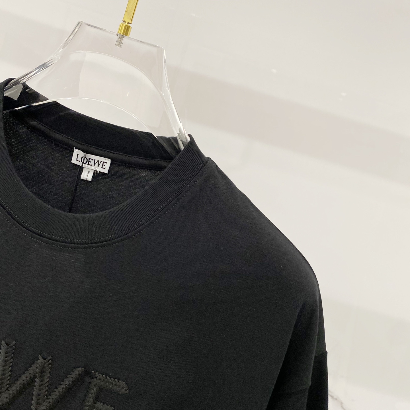 💰80
LOEWE/罗意威-纯棉260克圆领T恤
前幅编织刺绣🪡工艺字母图腾LOGO
纯原品质 原版面料100 ％棉质
百搭时尚 轻奢潮流
吊牌 领标 洗水 三标齐全
尺码:XS-L
颜色:黑色.杏色.粉色.浅绿色