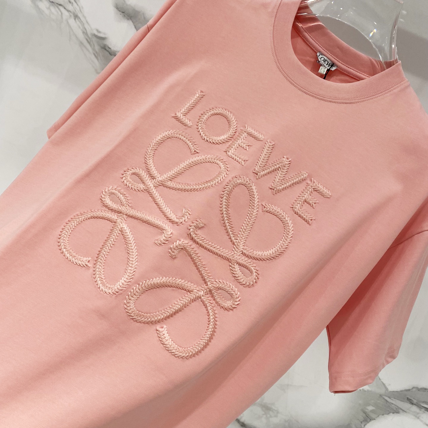 💰80
LOEWE/罗意威-纯棉260克圆领T恤
前幅编织刺绣🪡工艺字母图腾LOGO
纯原品质 原版面料100 ％棉质
百搭时尚 轻奢潮流
吊牌 领标 洗水 三标齐全
尺码:XS-L
颜色:黑色.杏色.粉色.浅绿色