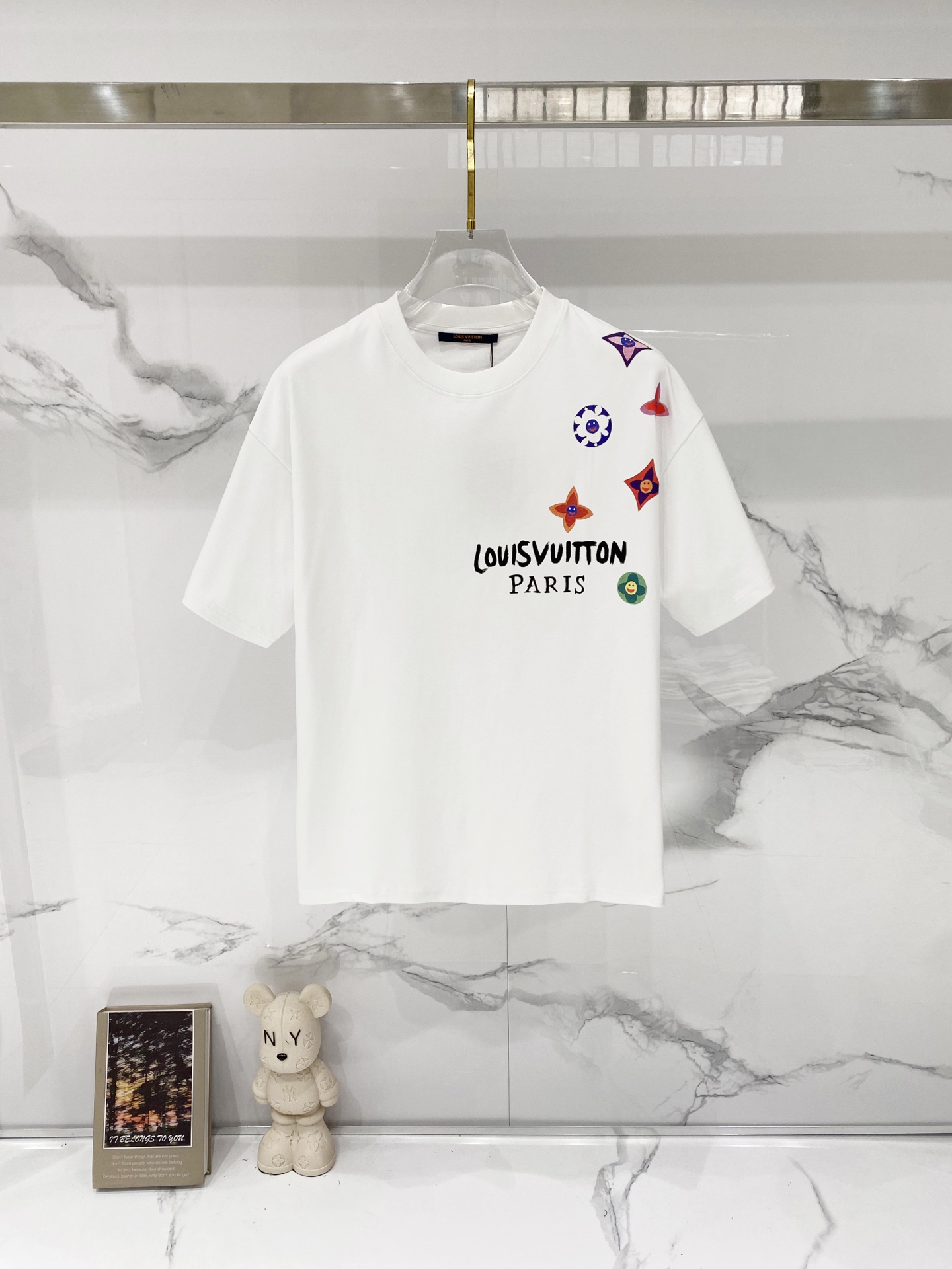 P75 louis Vuitton/Louis Vuitton: camiseta de cuello redondo de puro algodón de 260 g, proceso de impresión creativo del…