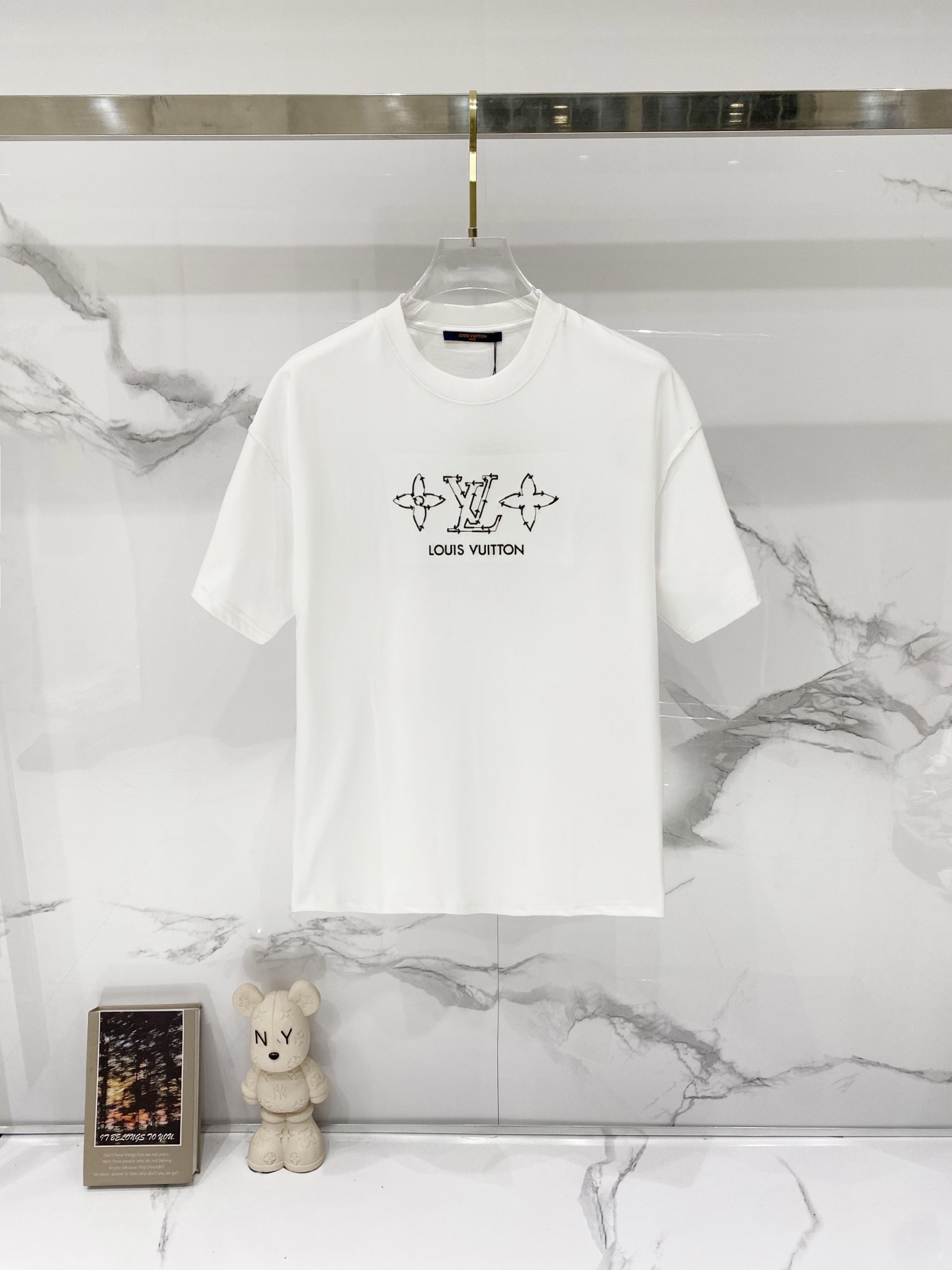 P75 louis Vuitton/Louis Vuitton - camiseta con cuello redondo de puro algodón de 260 g, bordado de letras en bloques de…