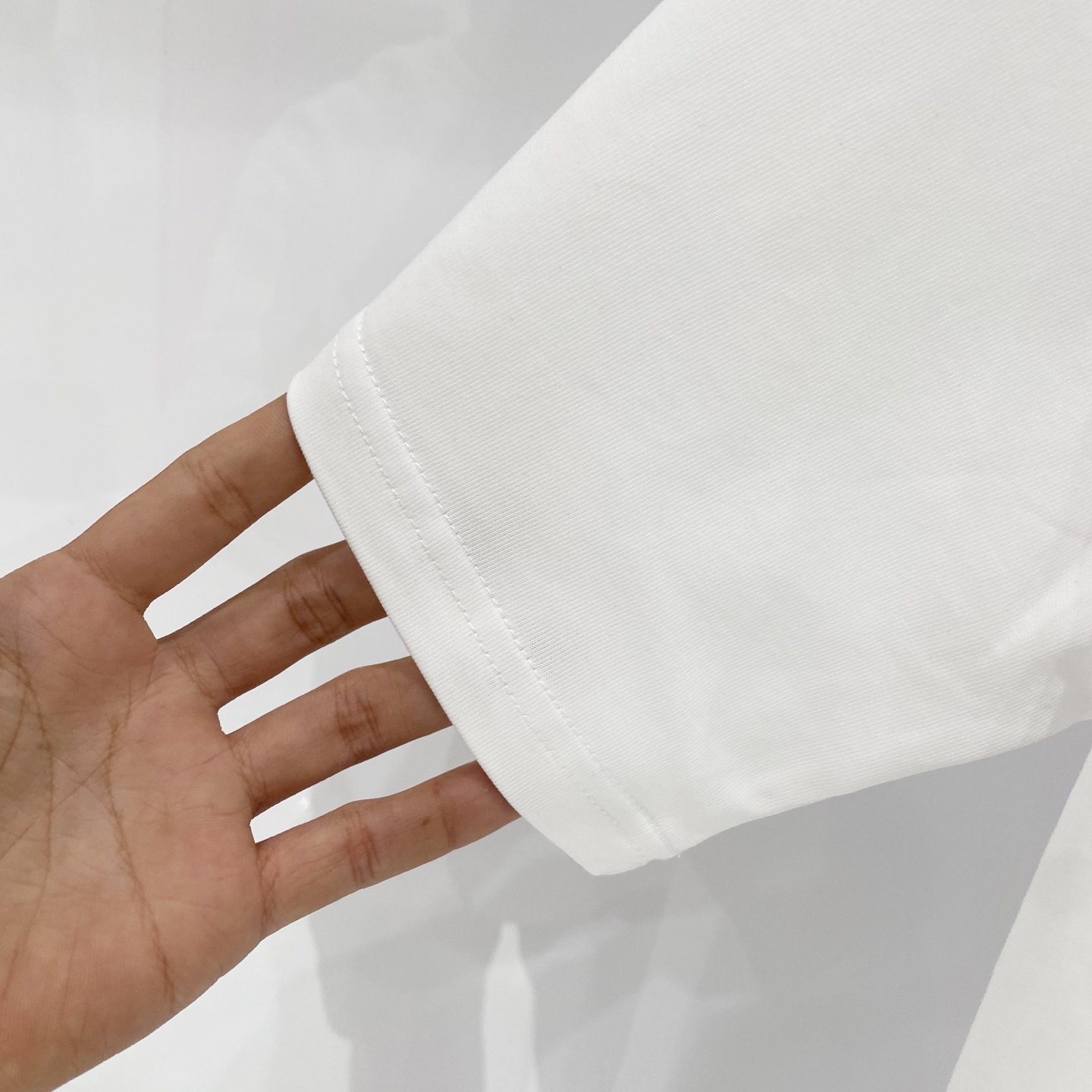 💰80
💰RADA-/普拉达-纯棉260克圆领T恤
印花小字母LOGO三角标铁牌徽章
纯原品质 原版面料100 ％棉质
百搭时尚 轻奢潮流
吊牌 领标 洗水 三标齐全
尺码:XS-L
颜色:黑色.白色