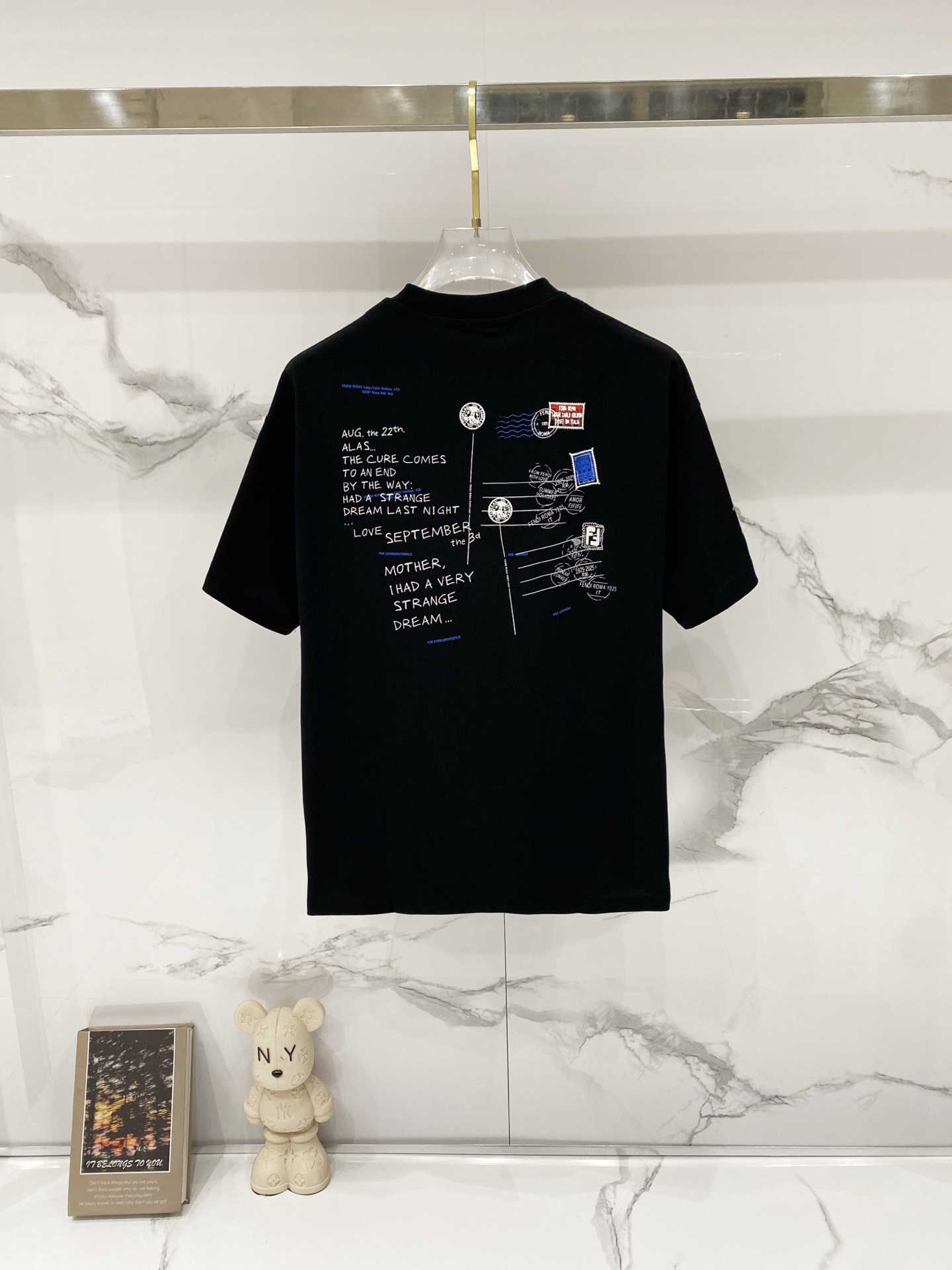 💰80
FENDI-芬迪/纯棉260克圆领T恤
前后幅字母图案印花LOGO标识小眼睛五金
纯原品质 原版面料100 ％棉质
百搭时尚 轻奢潮流
吊牌 领标 洗水 三标齐全
尺码:XS-L
颜色:黑色.杏色