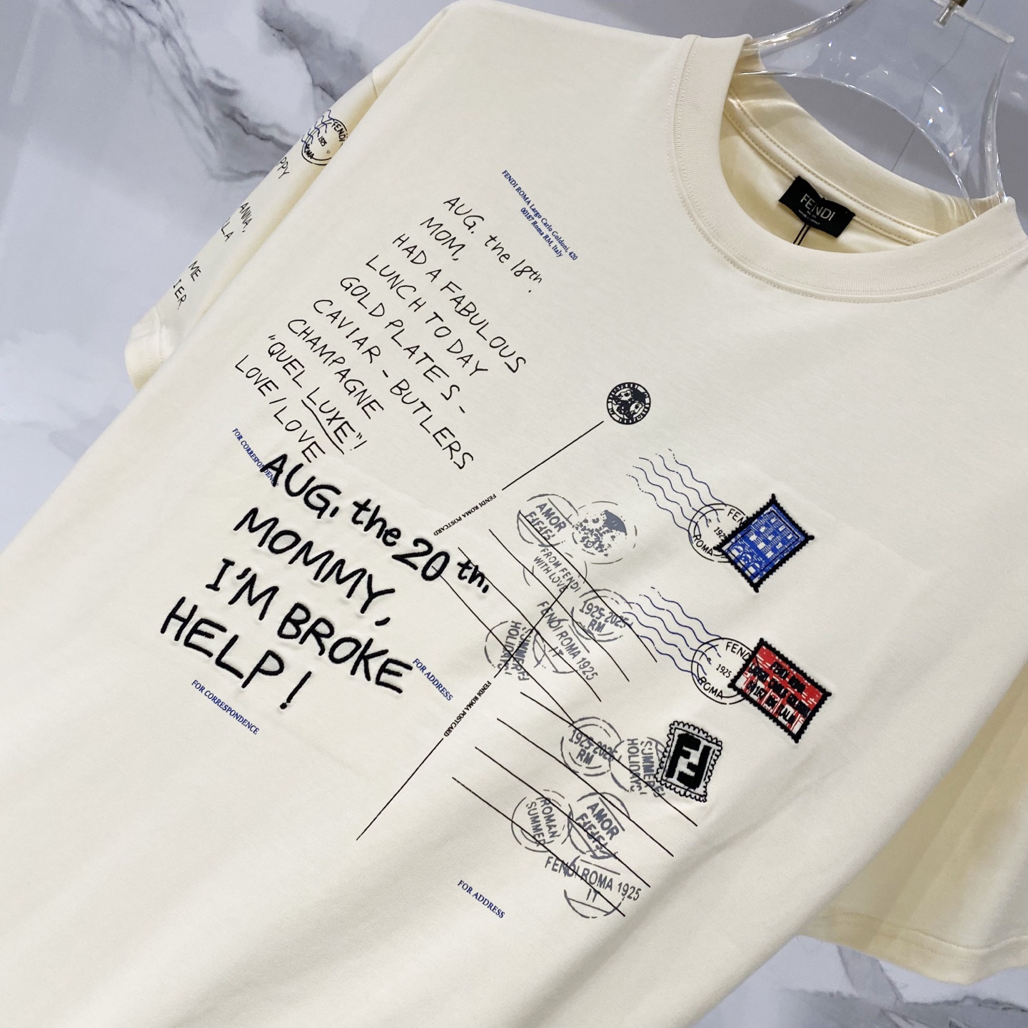 💰80
FENDI-芬迪/纯棉260克圆领T恤
前后幅字母图案印花LOGO标识小眼睛五金
纯原品质 原版面料100 ％棉质
百搭时尚 轻奢潮流
吊牌 领标 洗水 三标齐全
尺码:XS-L
颜色:黑色.杏色