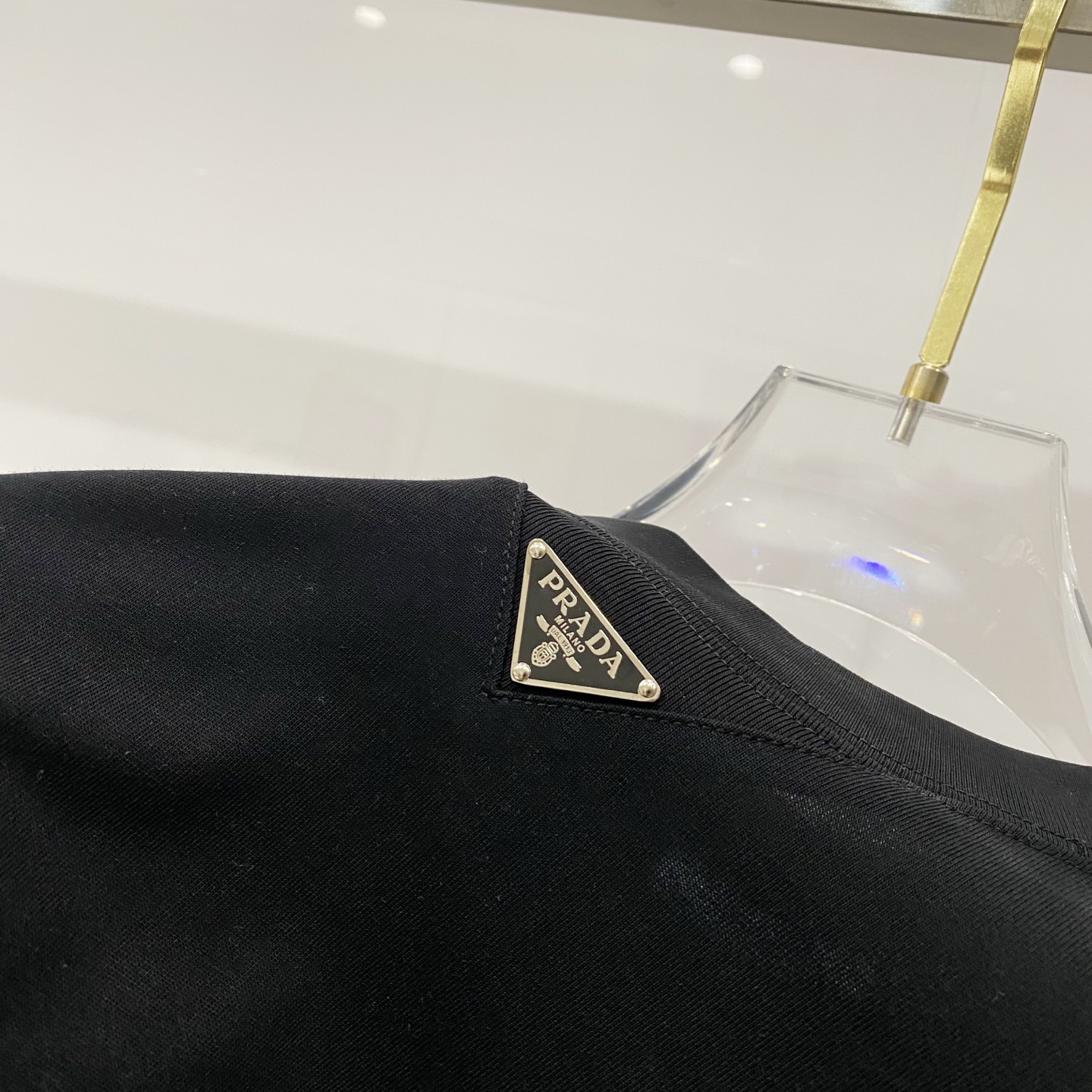 💰80
💰RADA-/普拉达-纯棉260克圆领T恤
经典款领口三角标字母铁牌徽章标识
纯原品质 原版面料100 ％棉质
百搭时尚 轻奢潮流
吊牌 领标 洗水 三标齐全
尺码:XS-L
颜色:黑色.白色