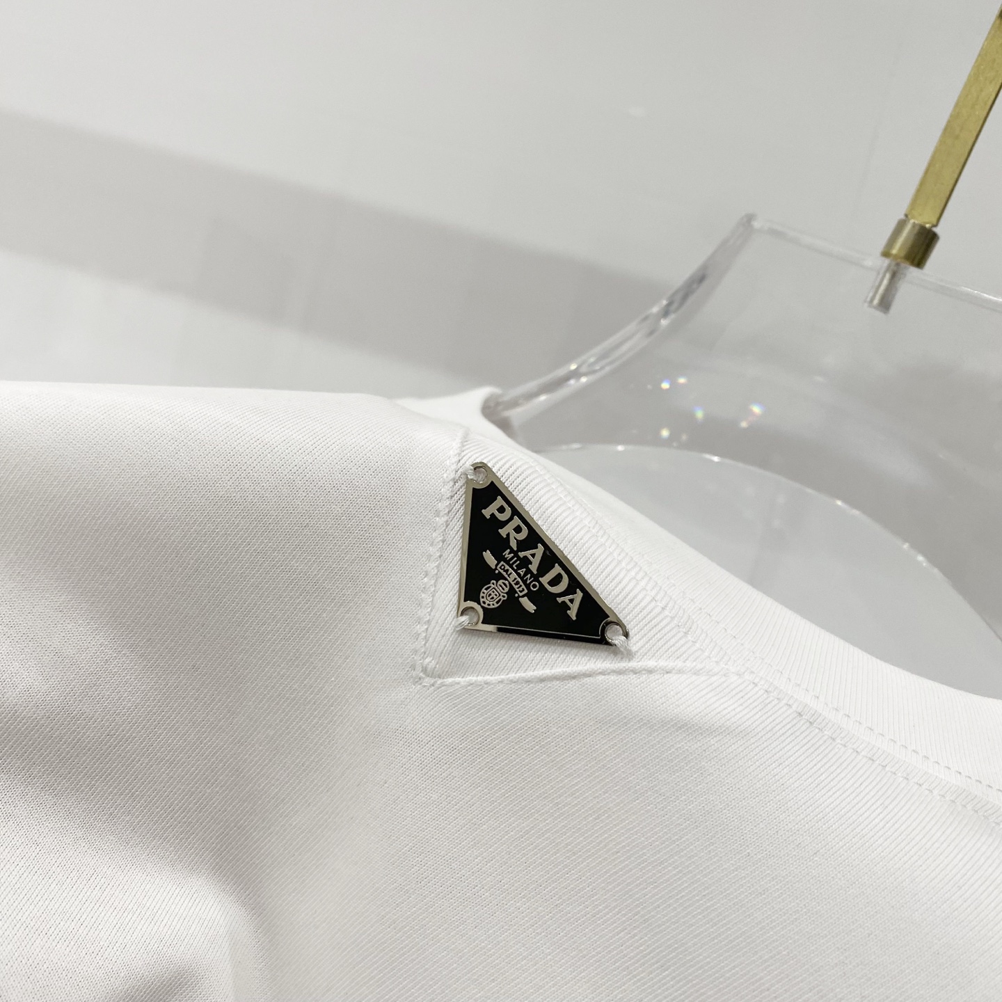 💰80
💰RADA-/普拉达-纯棉260克圆领T恤
经典款领口三角标字母铁牌徽章标识
纯原品质 原版面料100 ％棉质
百搭时尚 轻奢潮流
吊牌 领标 洗水 三标齐全
尺码:XS-L
颜色:黑色.白色