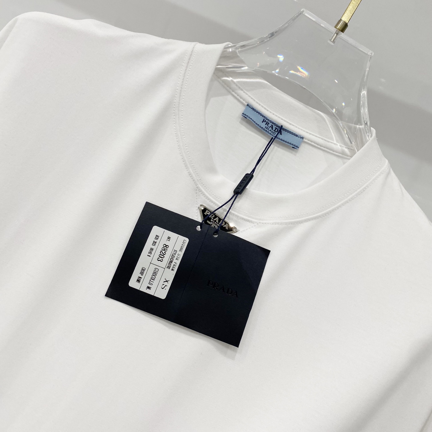 💰80
💰RADA-/普拉达-纯棉260克圆领T恤
经典款领口三角标字母铁牌徽章标识
纯原品质 原版面料100 ％棉质
百搭时尚 轻奢潮流
吊牌 领标 洗水 三标齐全
尺码:XS-L
颜色:黑色.白色