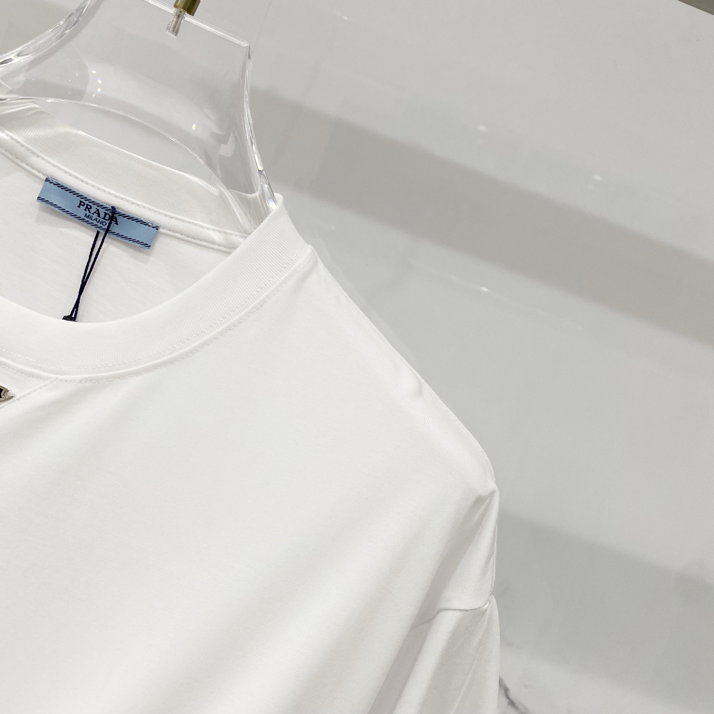 💰80
💰RADA-/普拉达-纯棉260克圆领T恤
经典款领口三角标字母铁牌徽章标识
纯原品质 原版面料100 ％棉质
百搭时尚 轻奢潮流
吊牌 领标 洗水 三标齐全
尺码:XS-L
颜色:黑色.白色